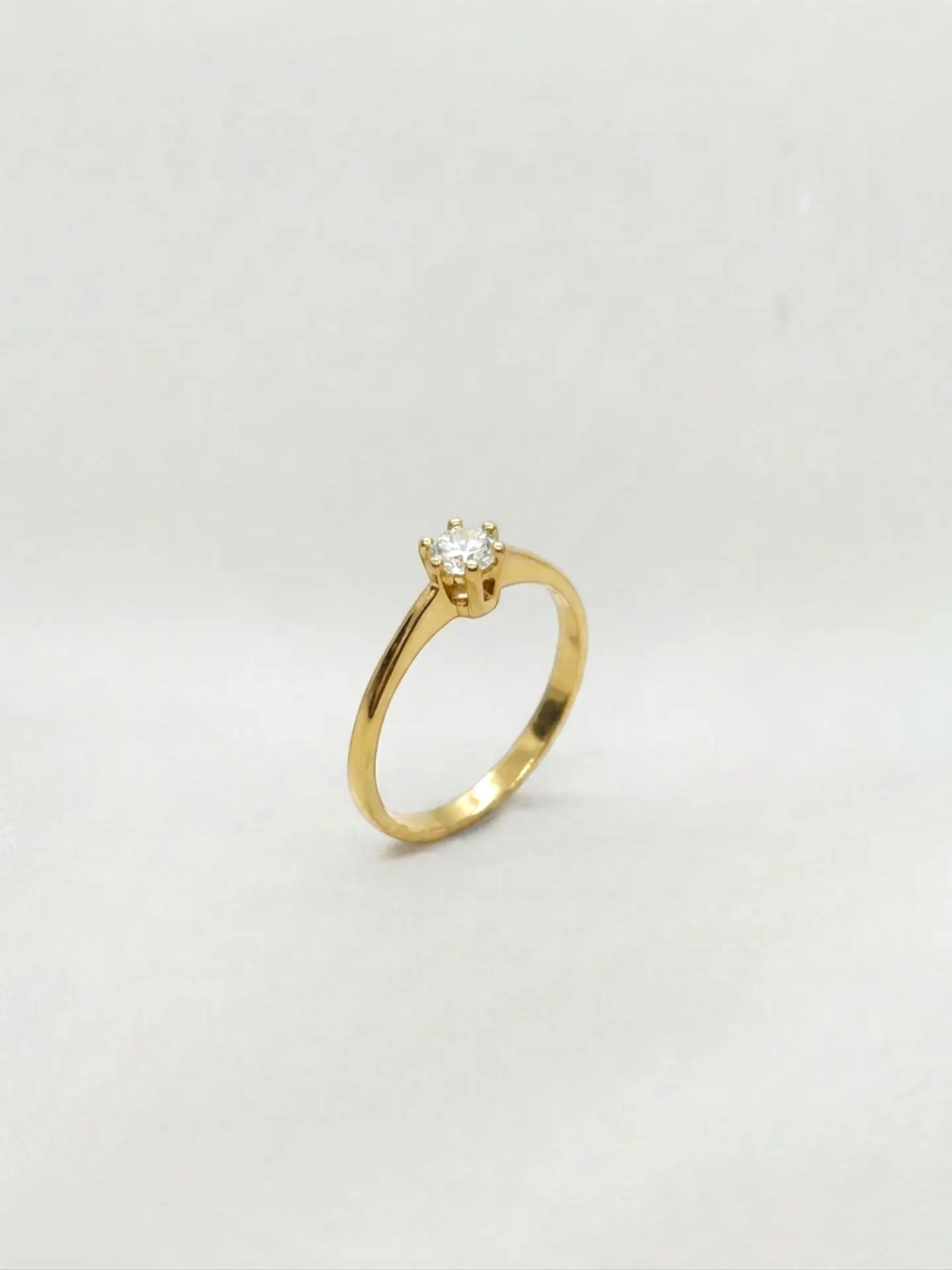 Anillo Solitario Corazón de Brillo Circón Oro 18k 4