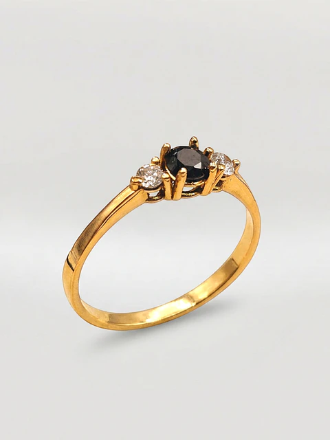 Anillo Princesa Ónix y Circones Oro 18k