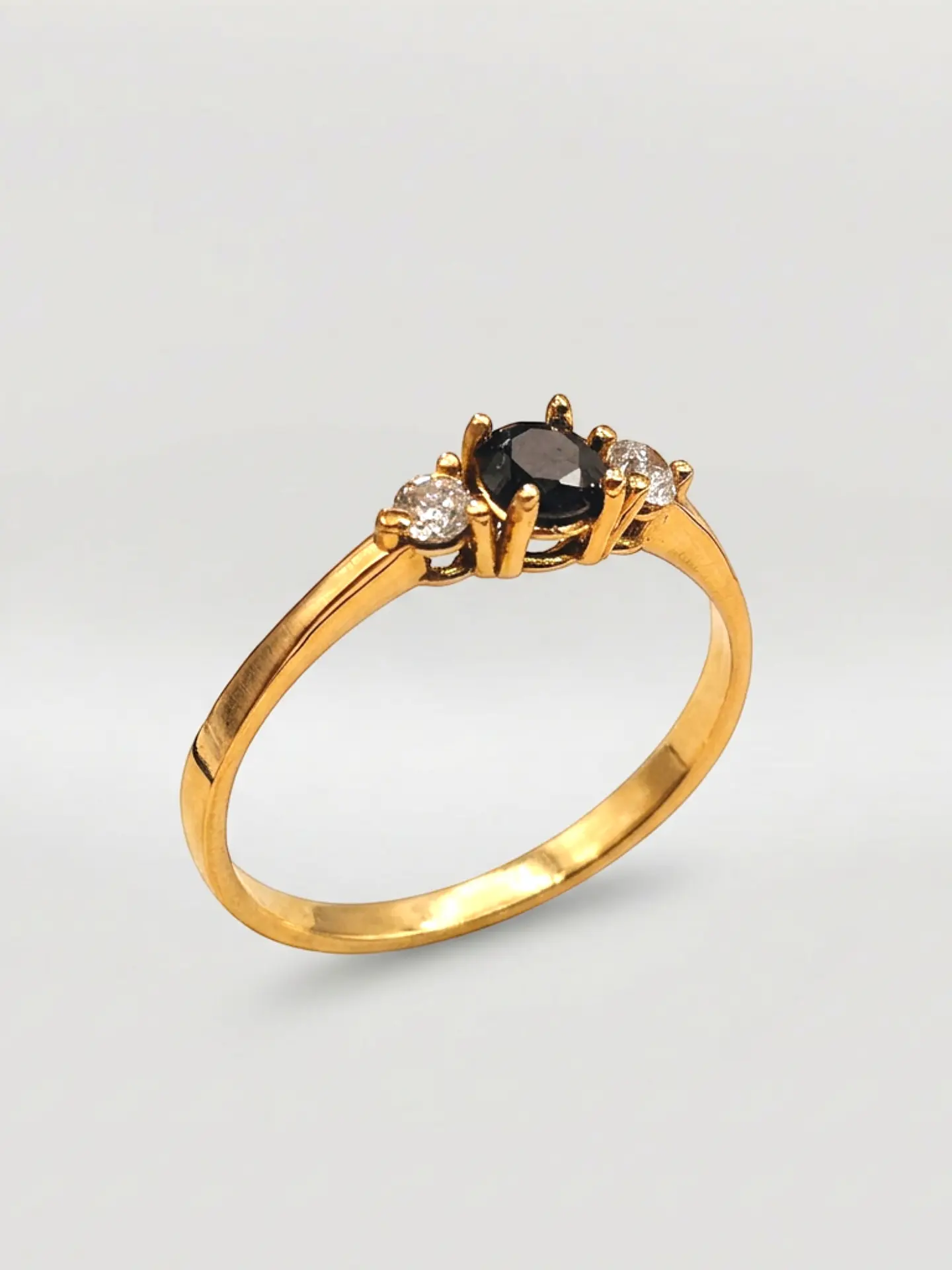 Anillo Princesa Ónix y Circones Oro 18k 2