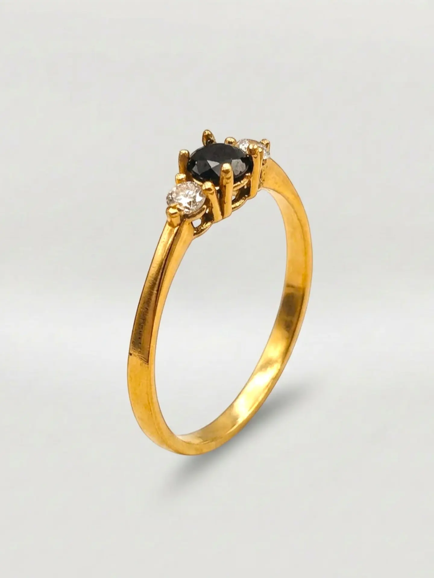 Anillo Princesa Ónix y Circones Oro 18k 3