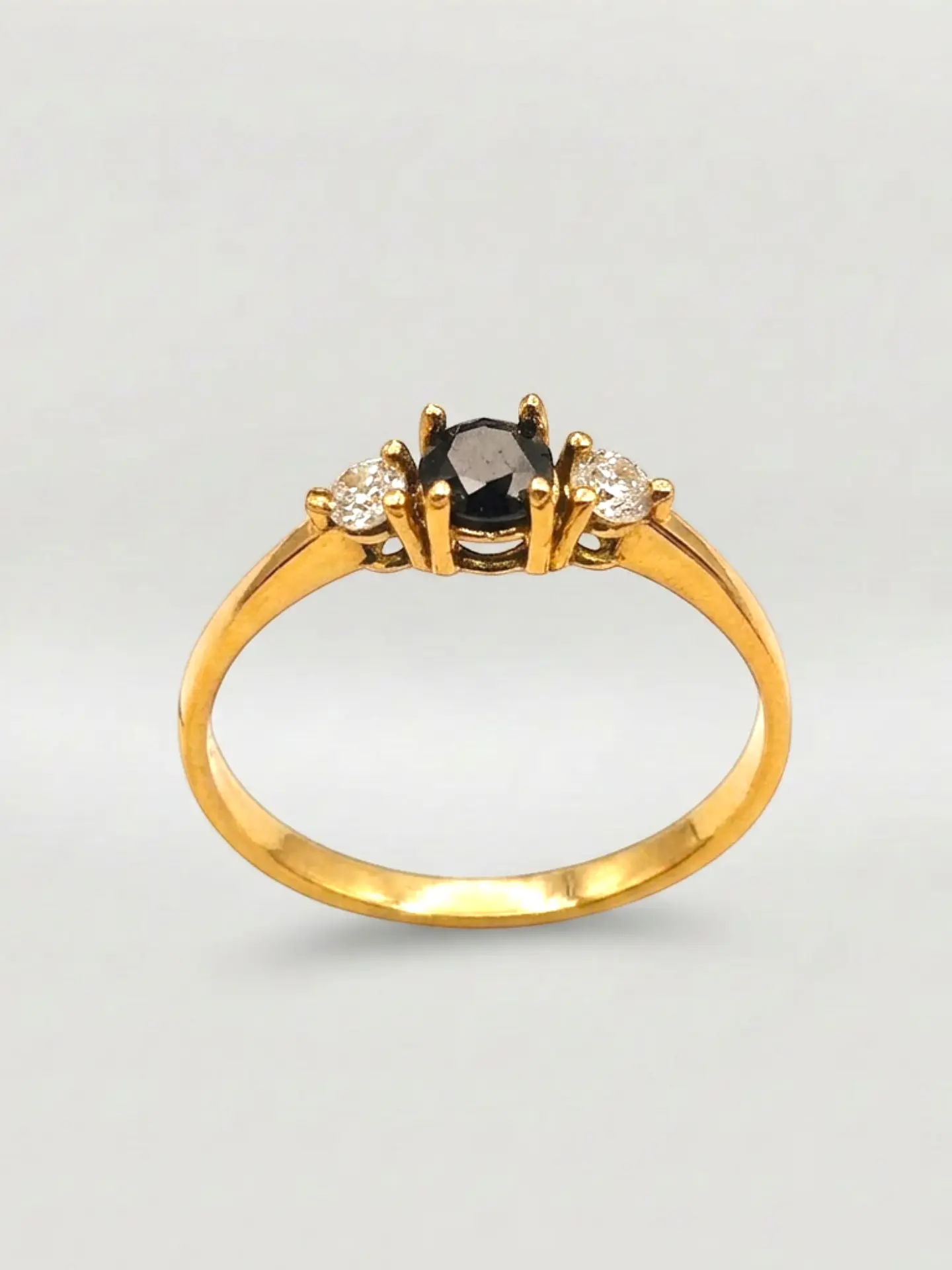 Anillo Princesa Ónix y Circones Oro 18k 4