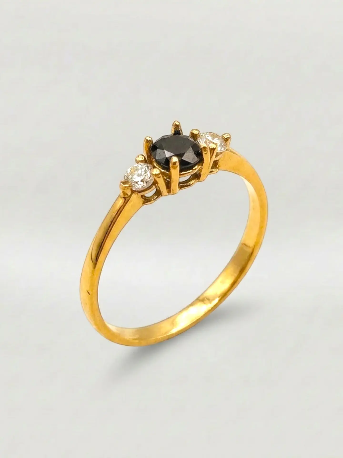 Anillo Princesa Ónix y Circones Oro 18k 6