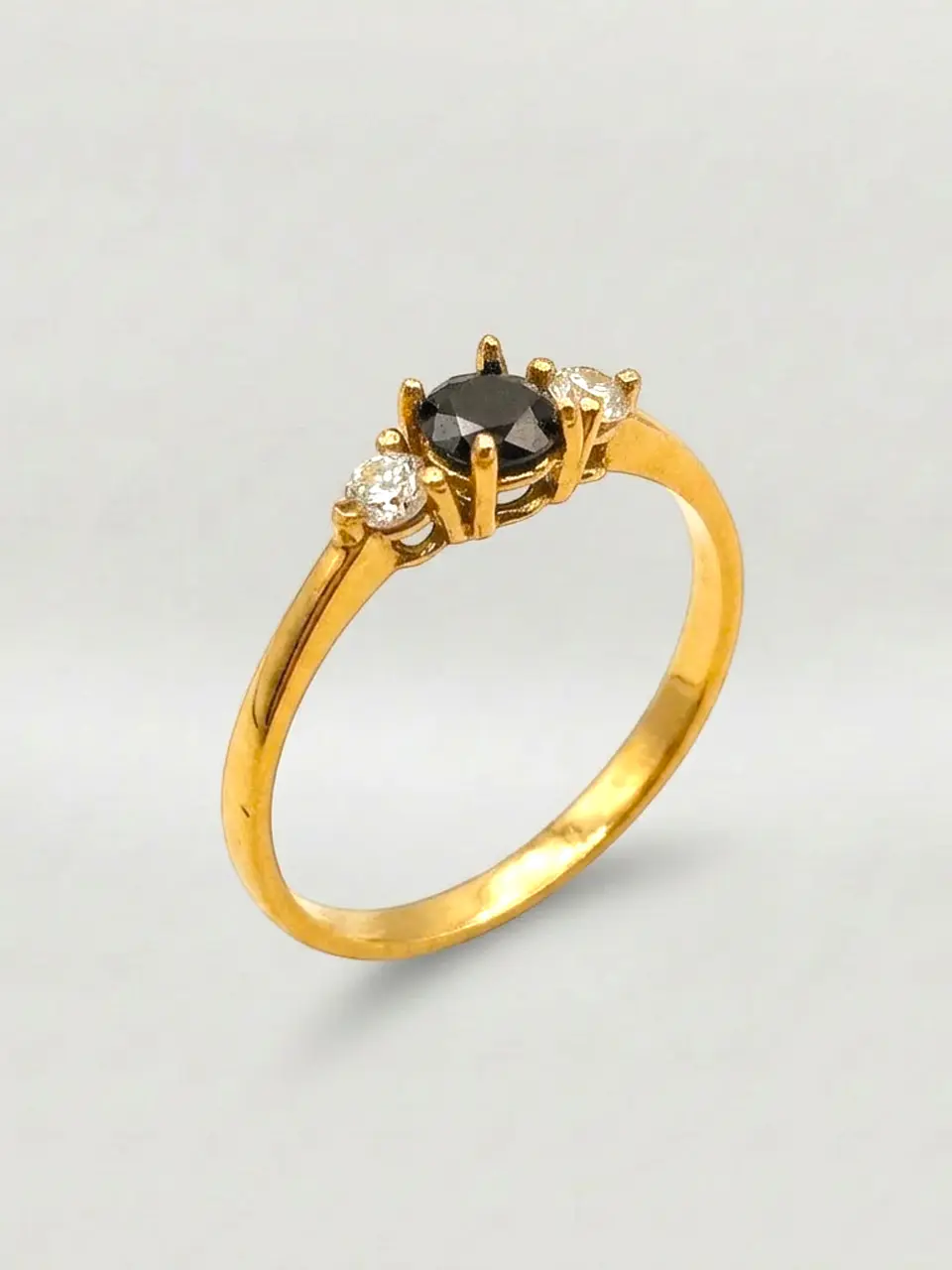 Anillo Princesa Ónix y Circones Oro 18k 6