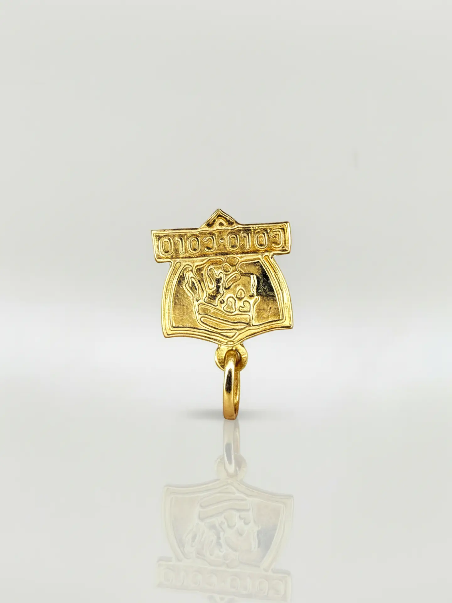 Colgante Escudo Pasión Deportiva Oro 18k 4
