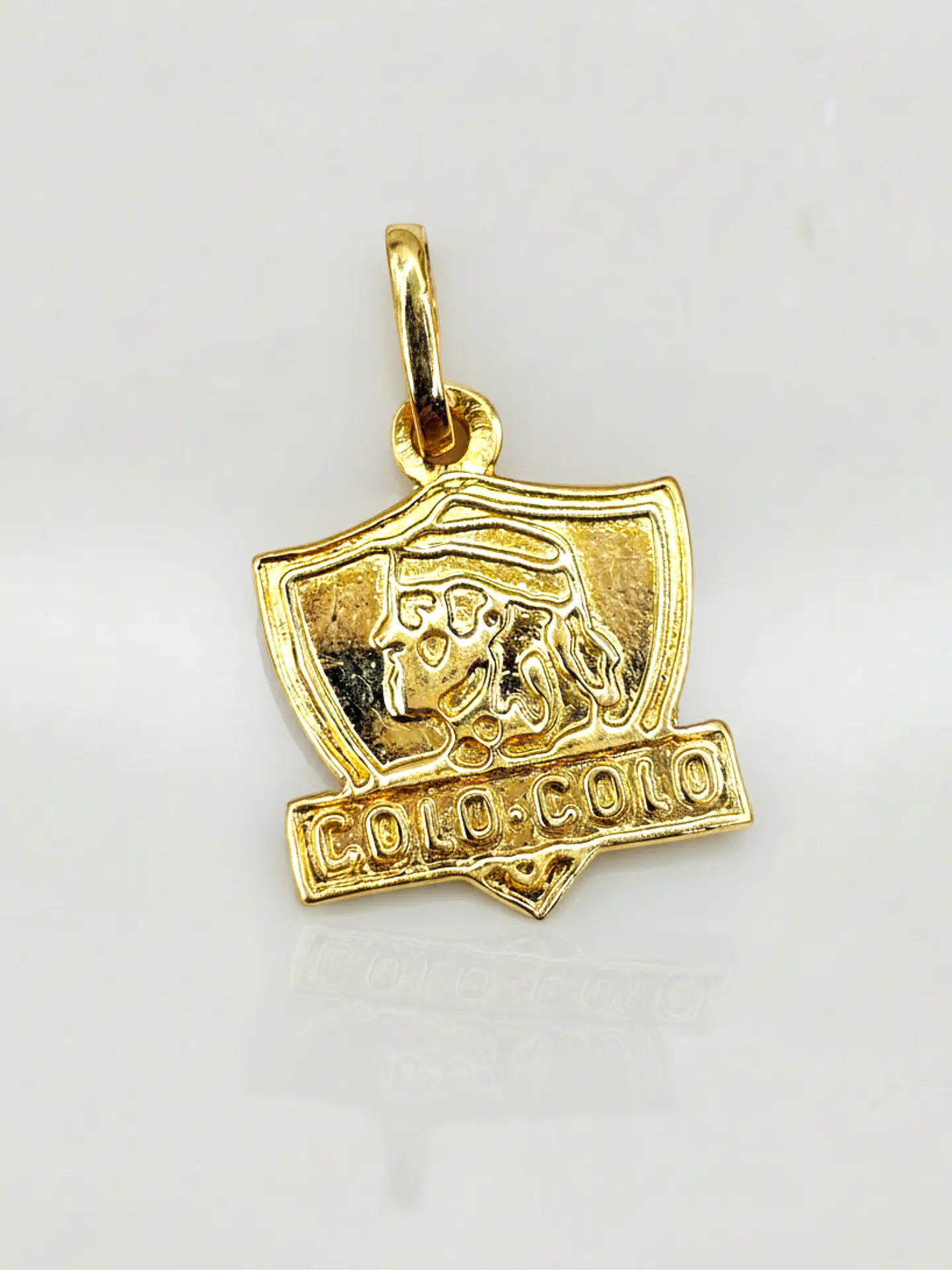 Colgante Escudo Pasión Deportiva Oro 18k 5