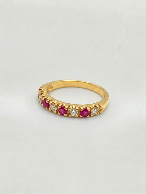 Anillo Medio Cintillo Pasión de Rubí y Circones Oro 18k