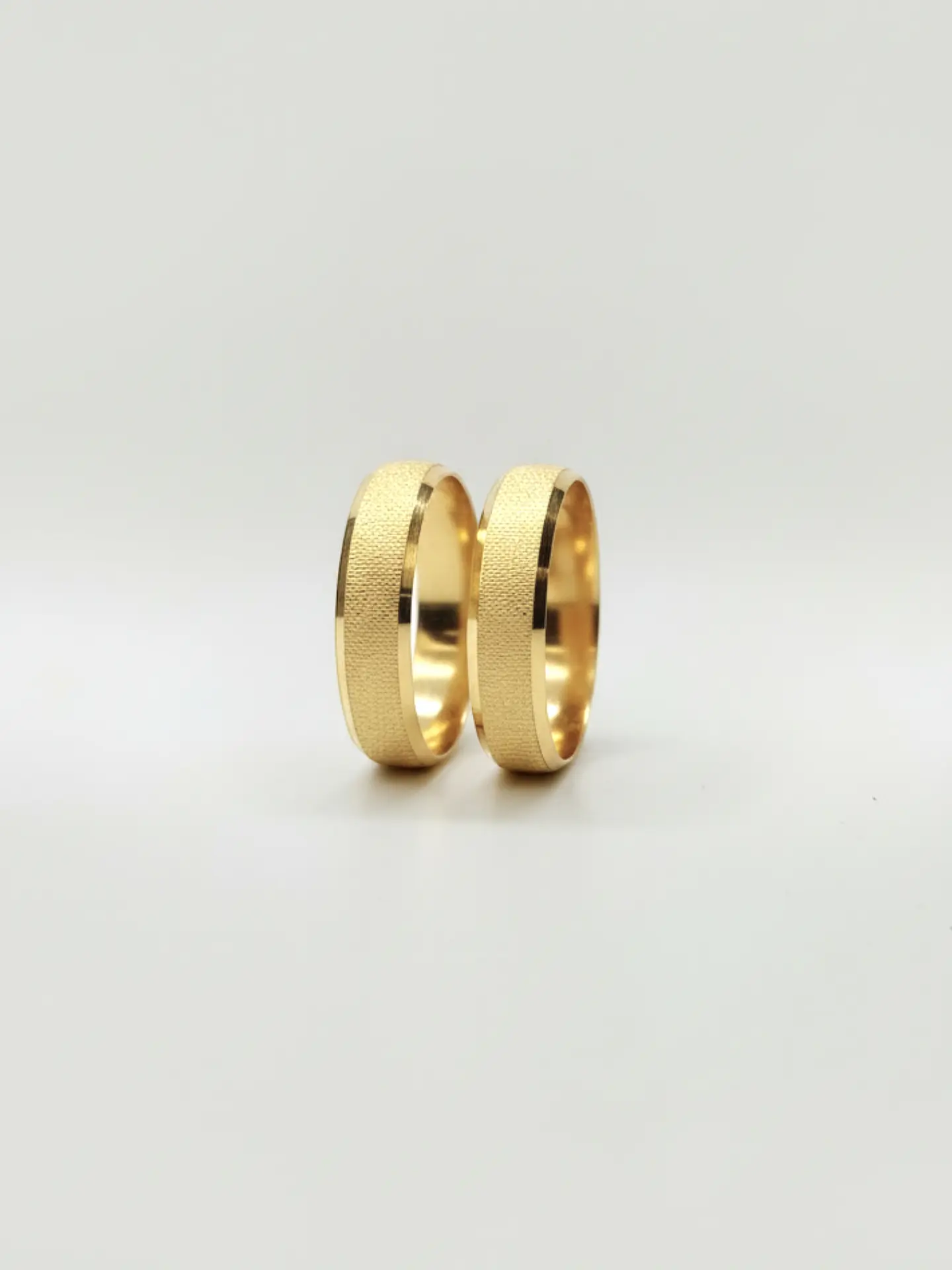 Argollas Nupciales Destello Eterno 5 mm Oro 18k 2