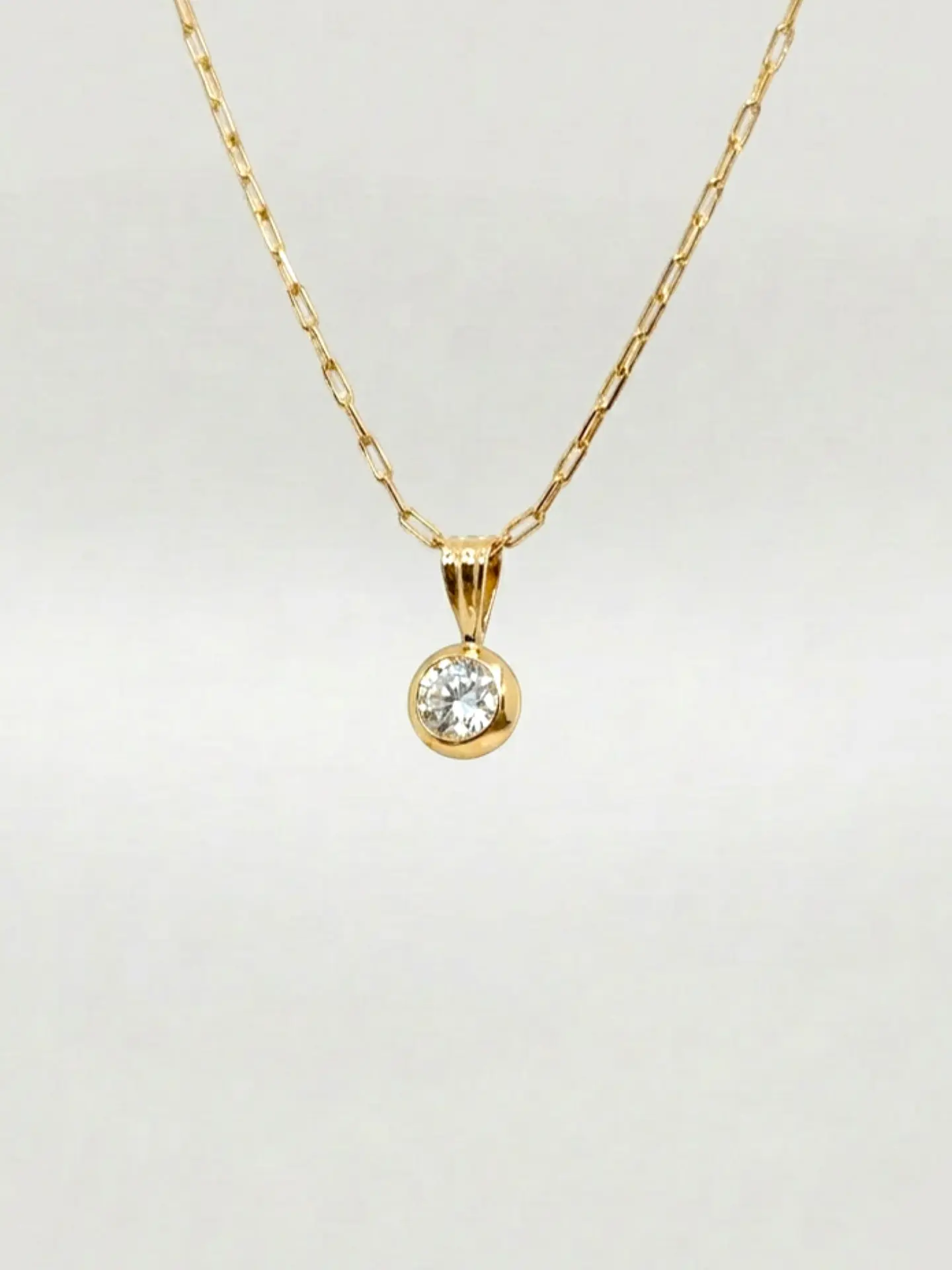 Cadena Esencia con Punto de Luz Circón Oro 18k 2