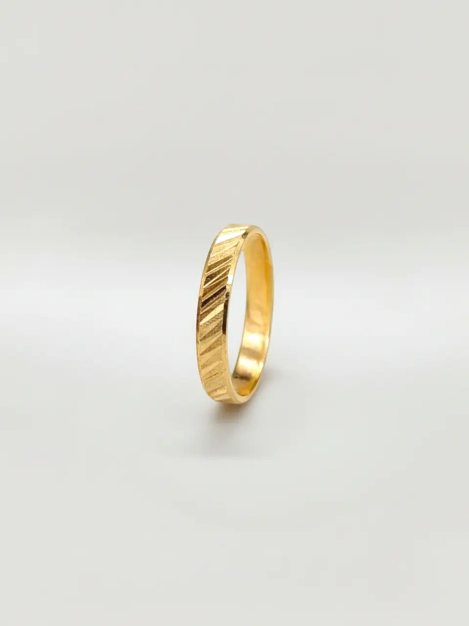 Anillo Ilusión Diagonal Minimalista Oro 18k 3
