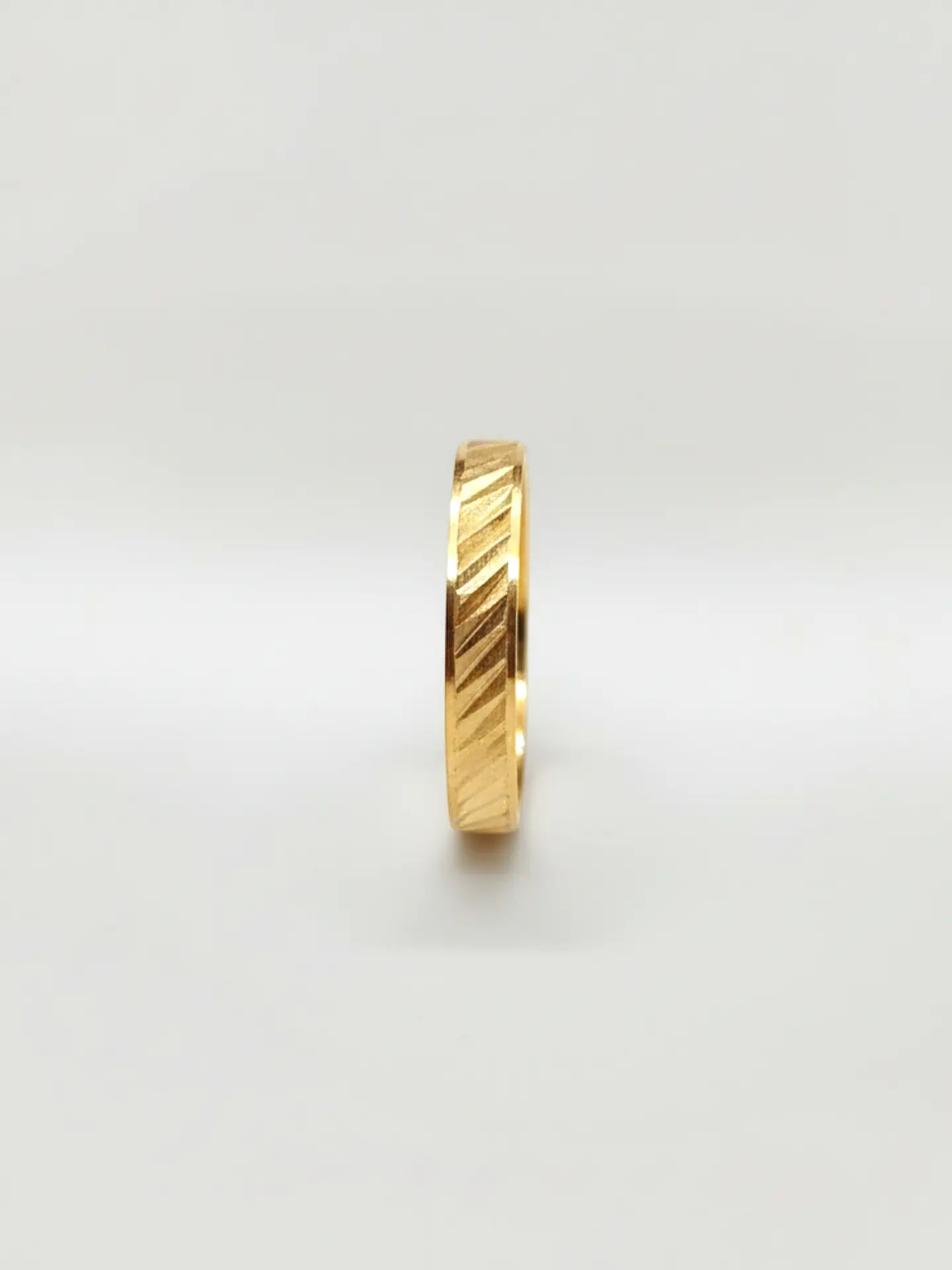 Anillo Ilusión Diagonal Minimalista Oro 18k 4