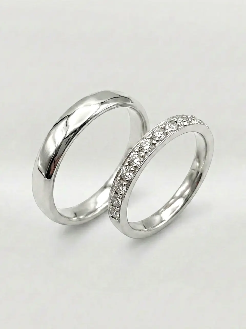 Argollas Estilo Inglés y Cintillo Nupcial Oro Blanco 18k 3