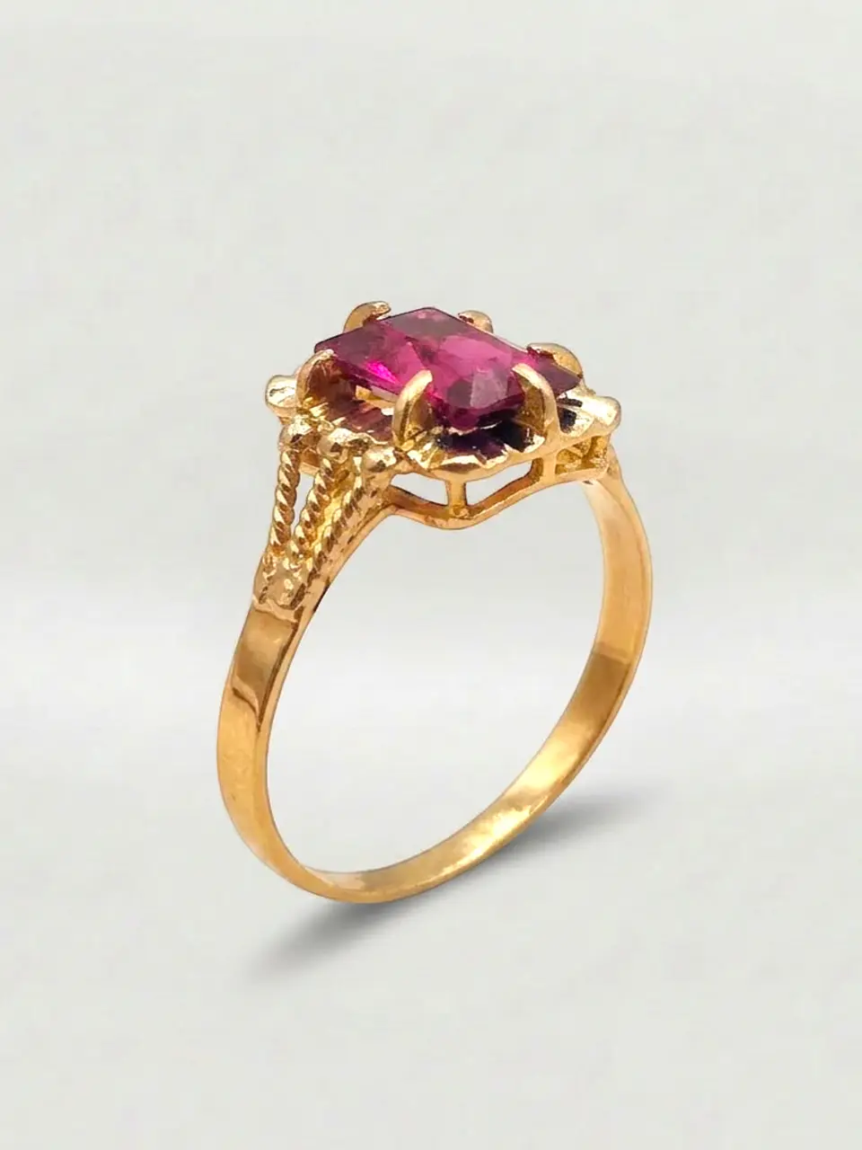 Anillo Chatón Rubí Real Cuadrado Oro 18k 2