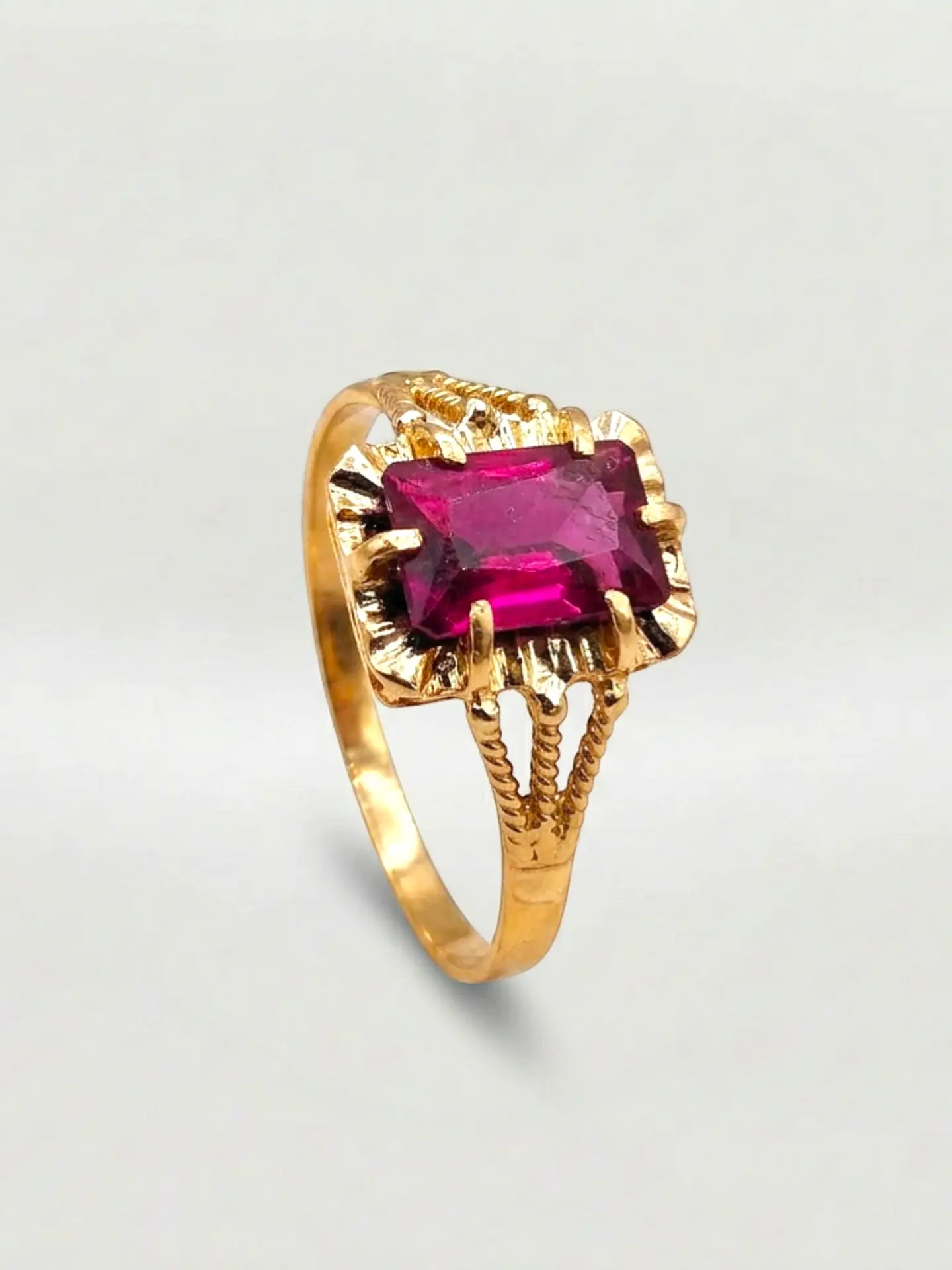 Anillo Chatón Rubí Real Cuadrado Oro 18k 3