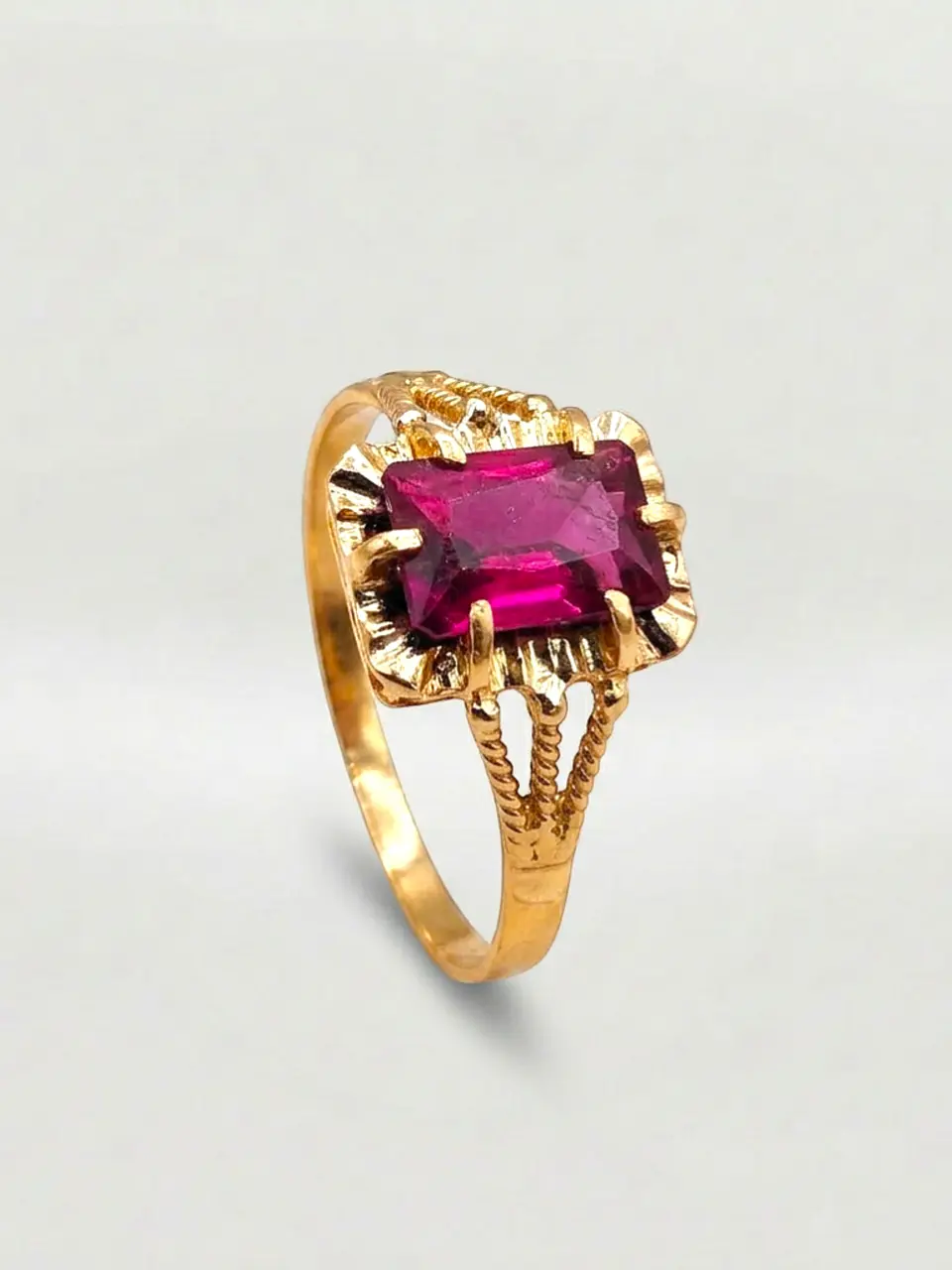 Anillo Chatón Rubí Real Cuadrado Oro 18k 3