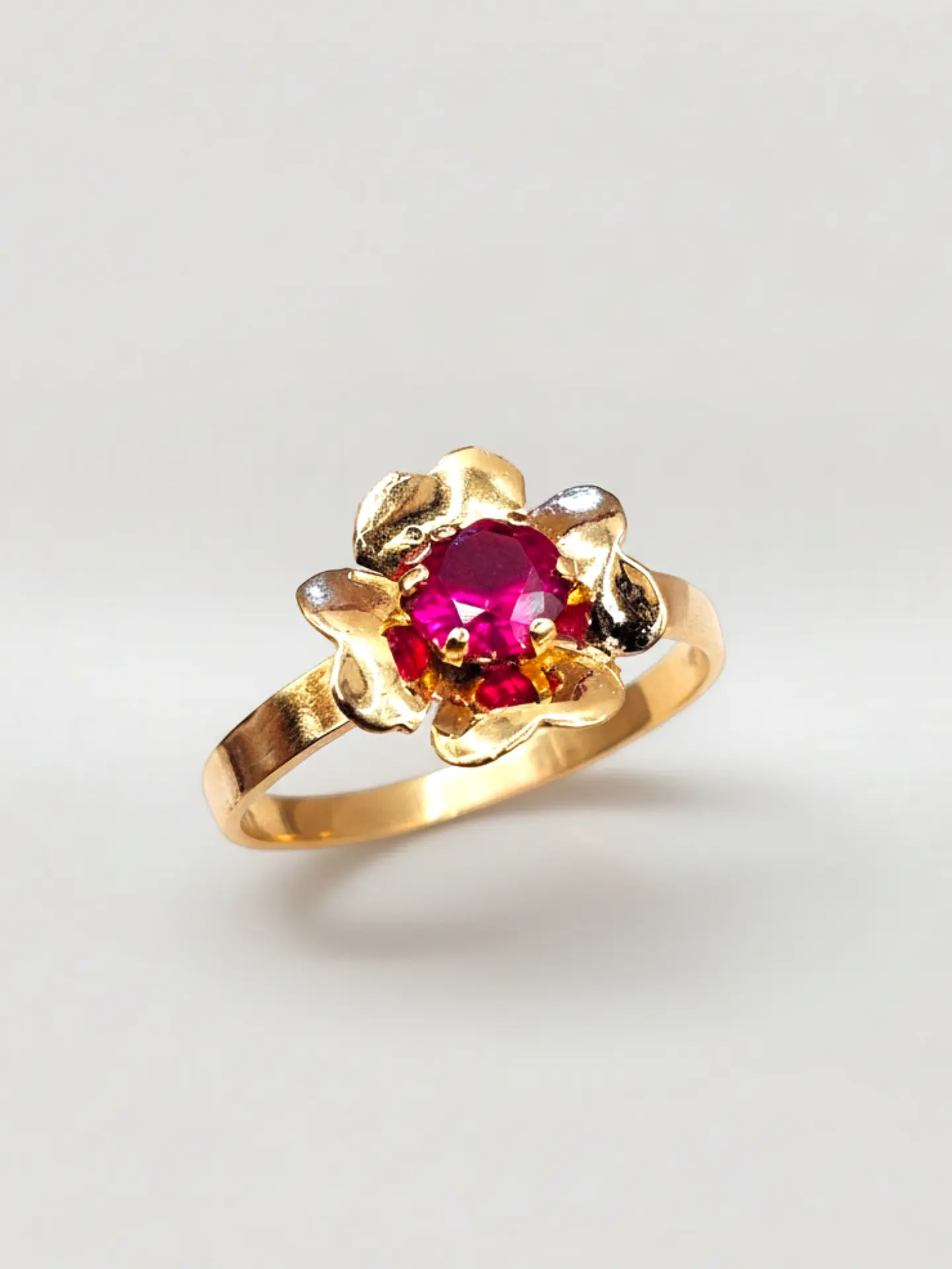Anillo Flor de Rubí Pasión Oro 18k 3