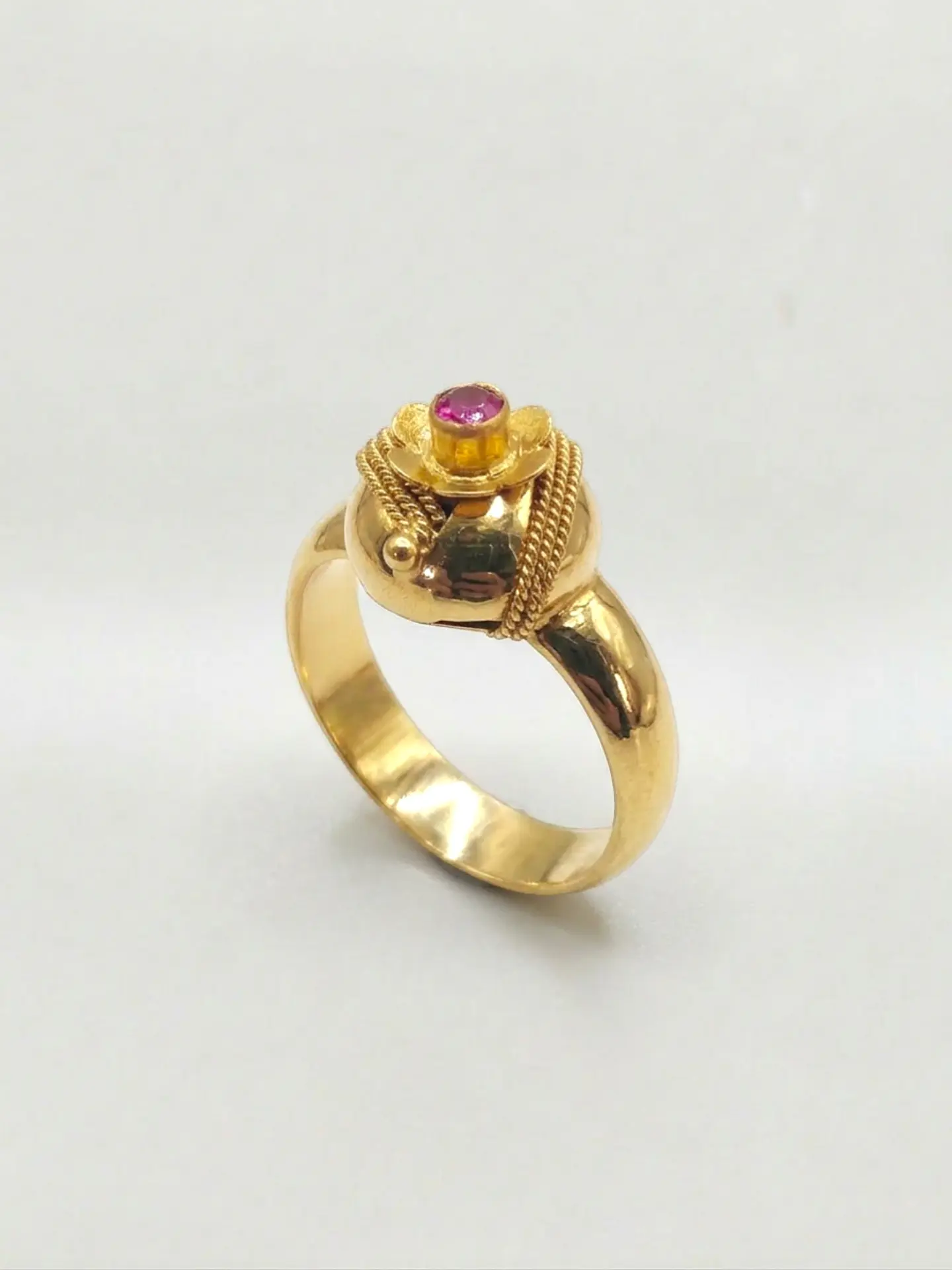 Anillo Chevalier Tradición Rubí Oro 18k 5