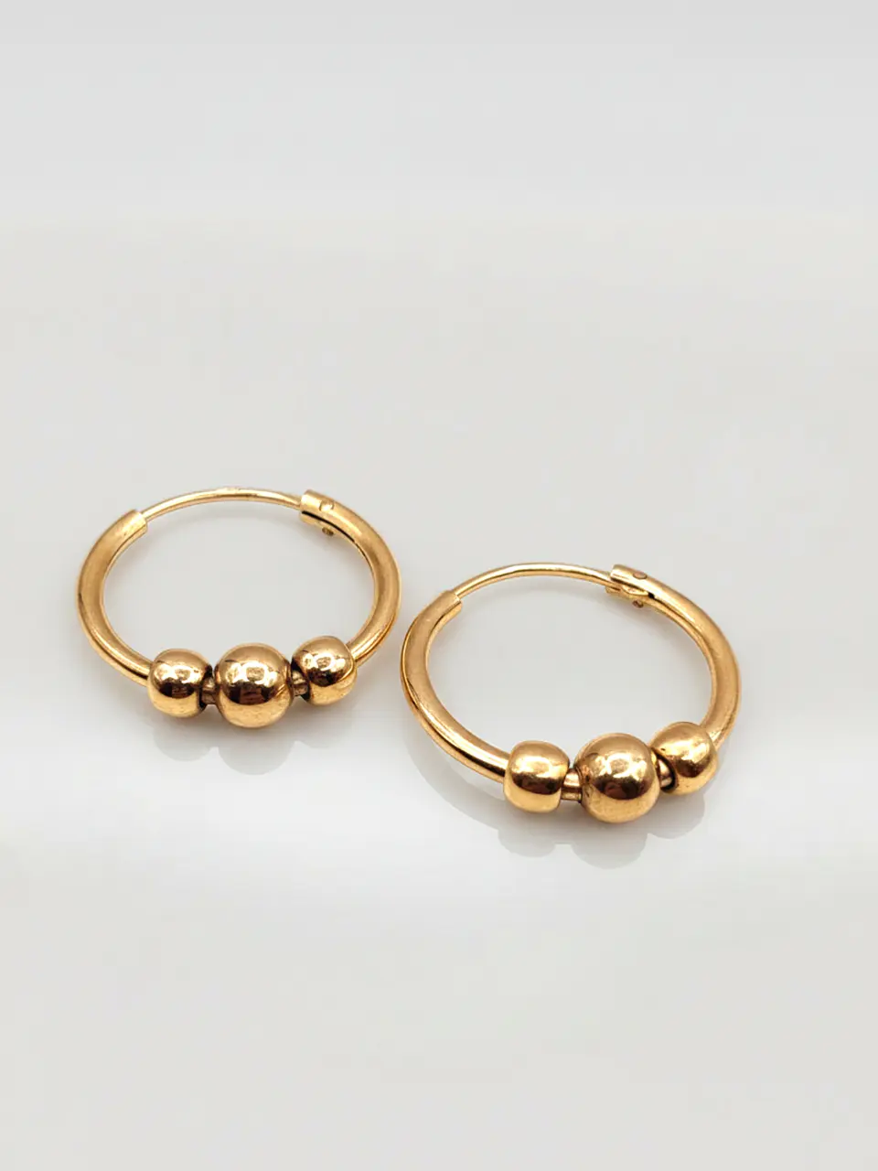 Aros Argolla Tubo con Esferas Oro 18k 4