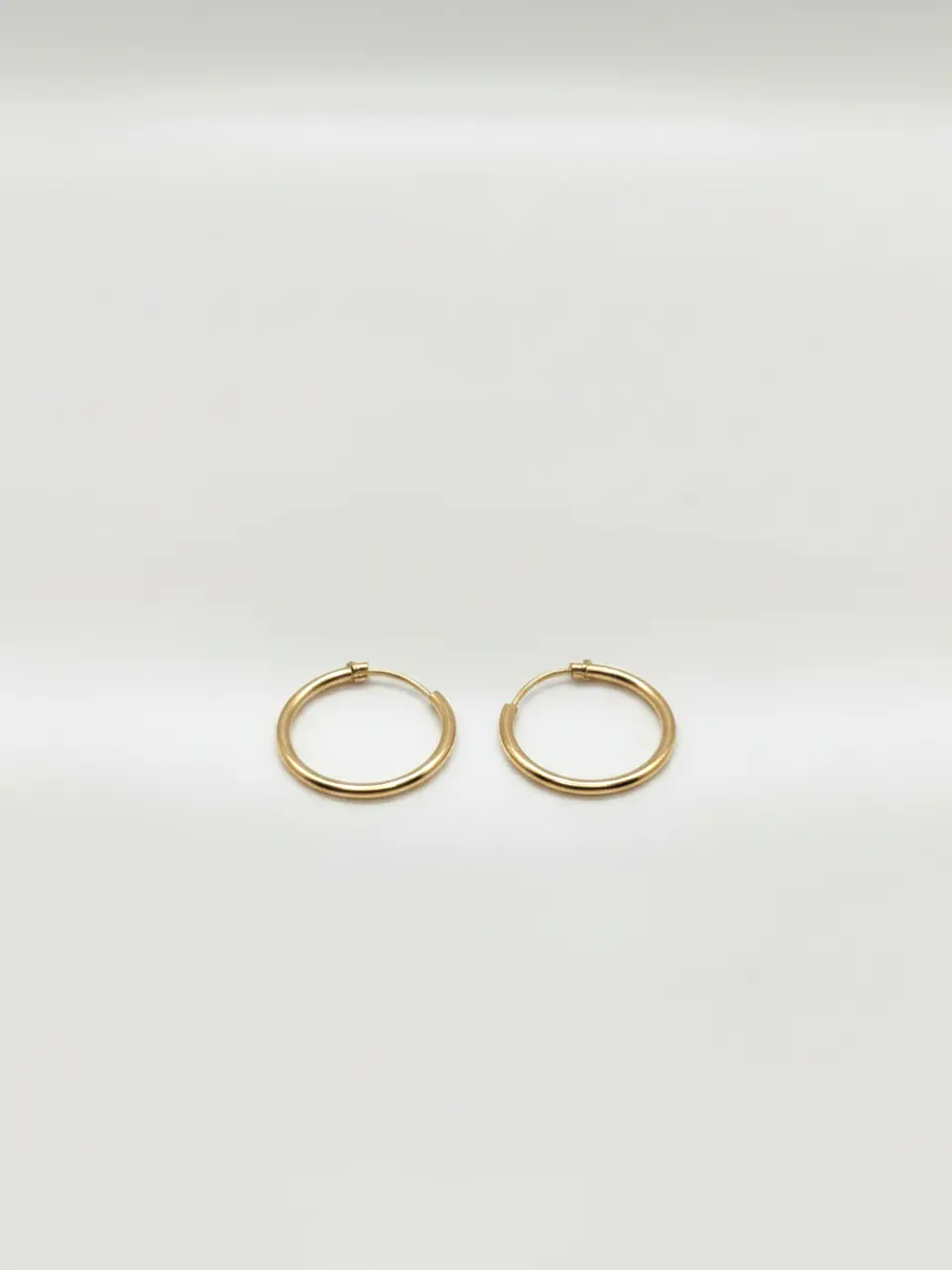 Aros Tubulares Minimalistas Oro 18k 1