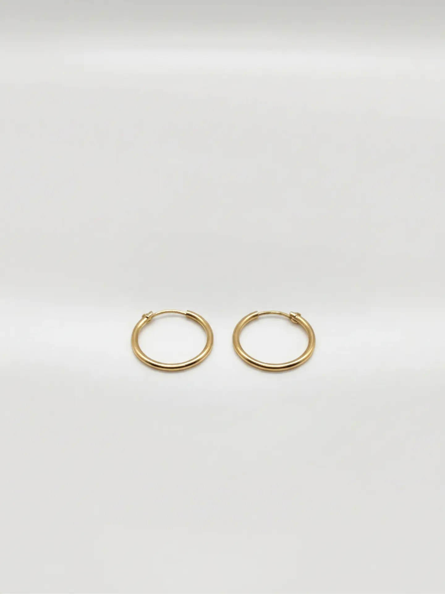 Aros Tubulares Minimalistas Oro 18k 2