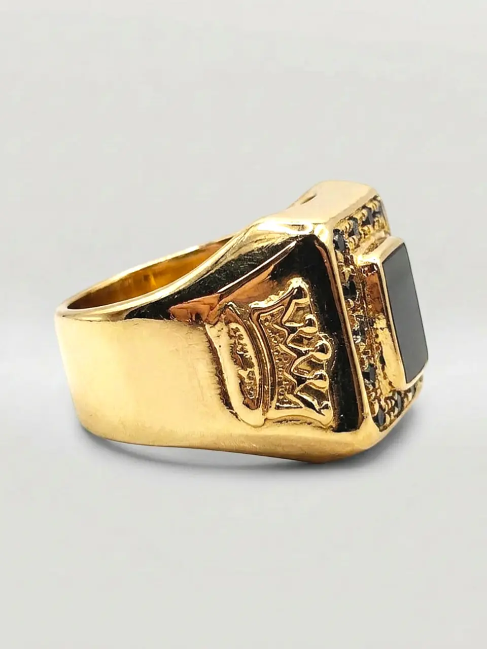 Anillo King Ónix de Prestigio Oro 18k 5