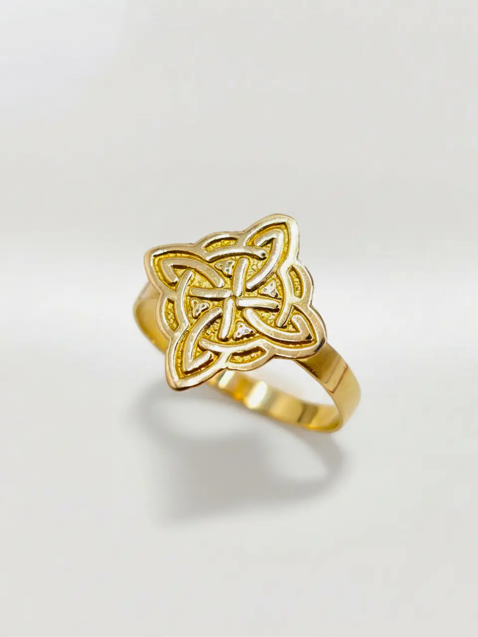 Anillo Amuleto Nudo de Bruja Oro 18k 6