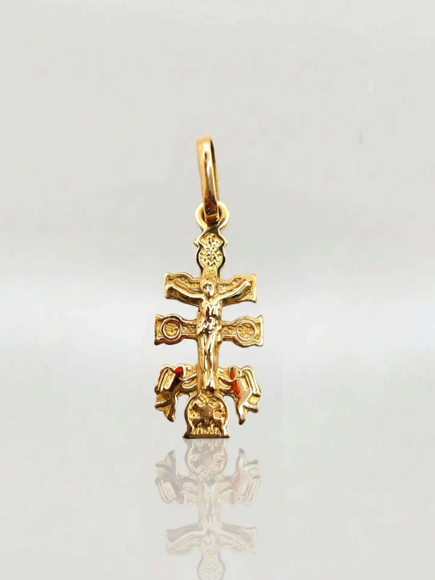 Colgante Cruz de Caravaca Sagrada Oro 18k 1