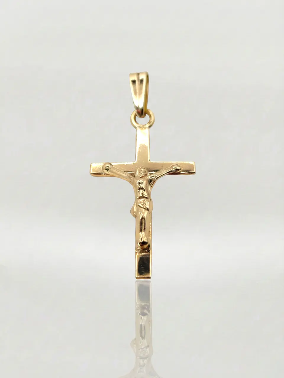 Colgante Cruz Sagrada con Cristo Oro 18k 5
