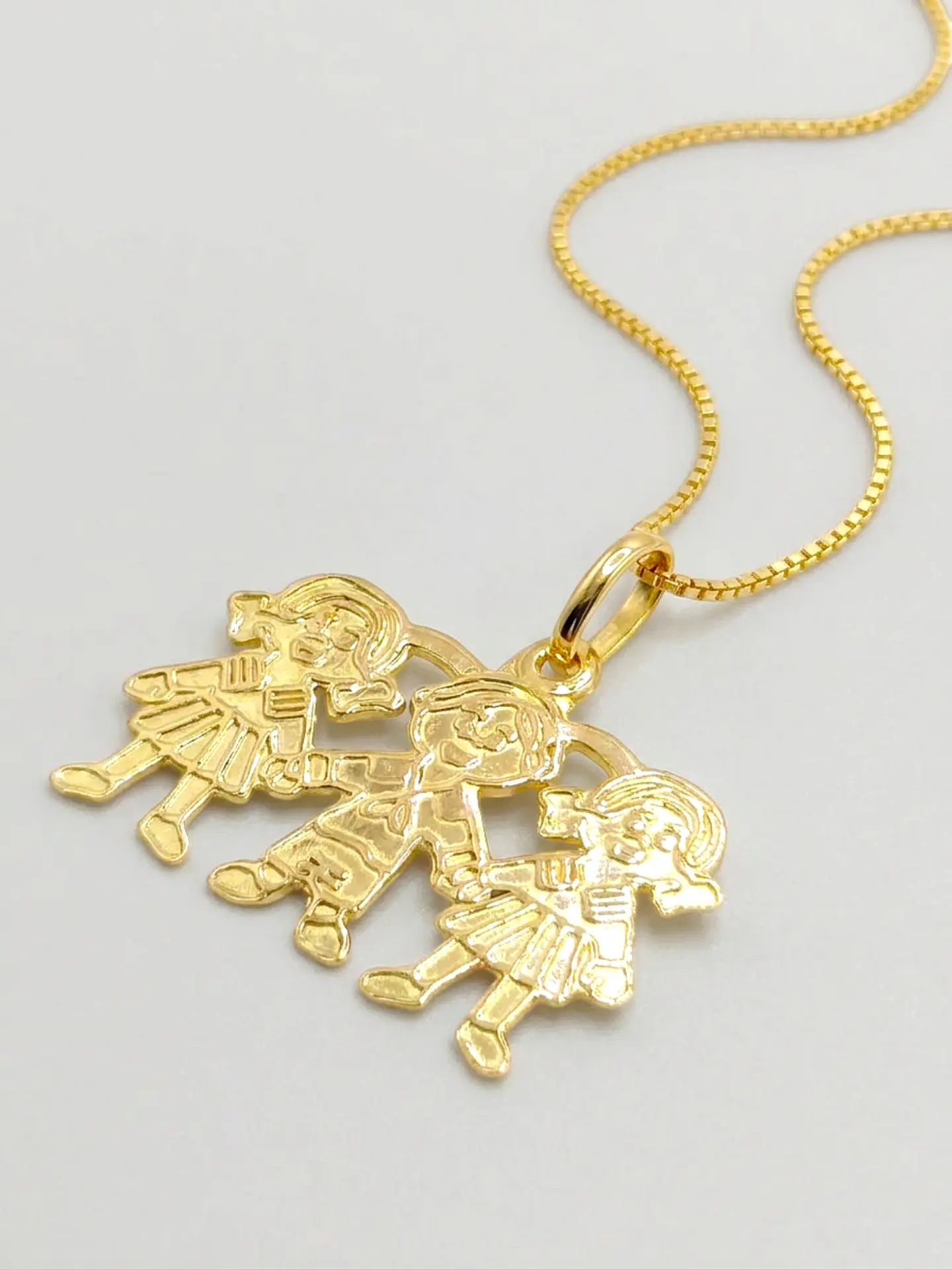 Cadena Ternura Familiar Tres Niños Oro 18k 2