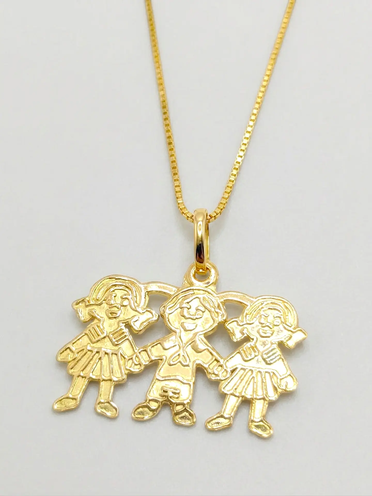 Cadena Ternura Familiar Tres Niños Oro 18k 6