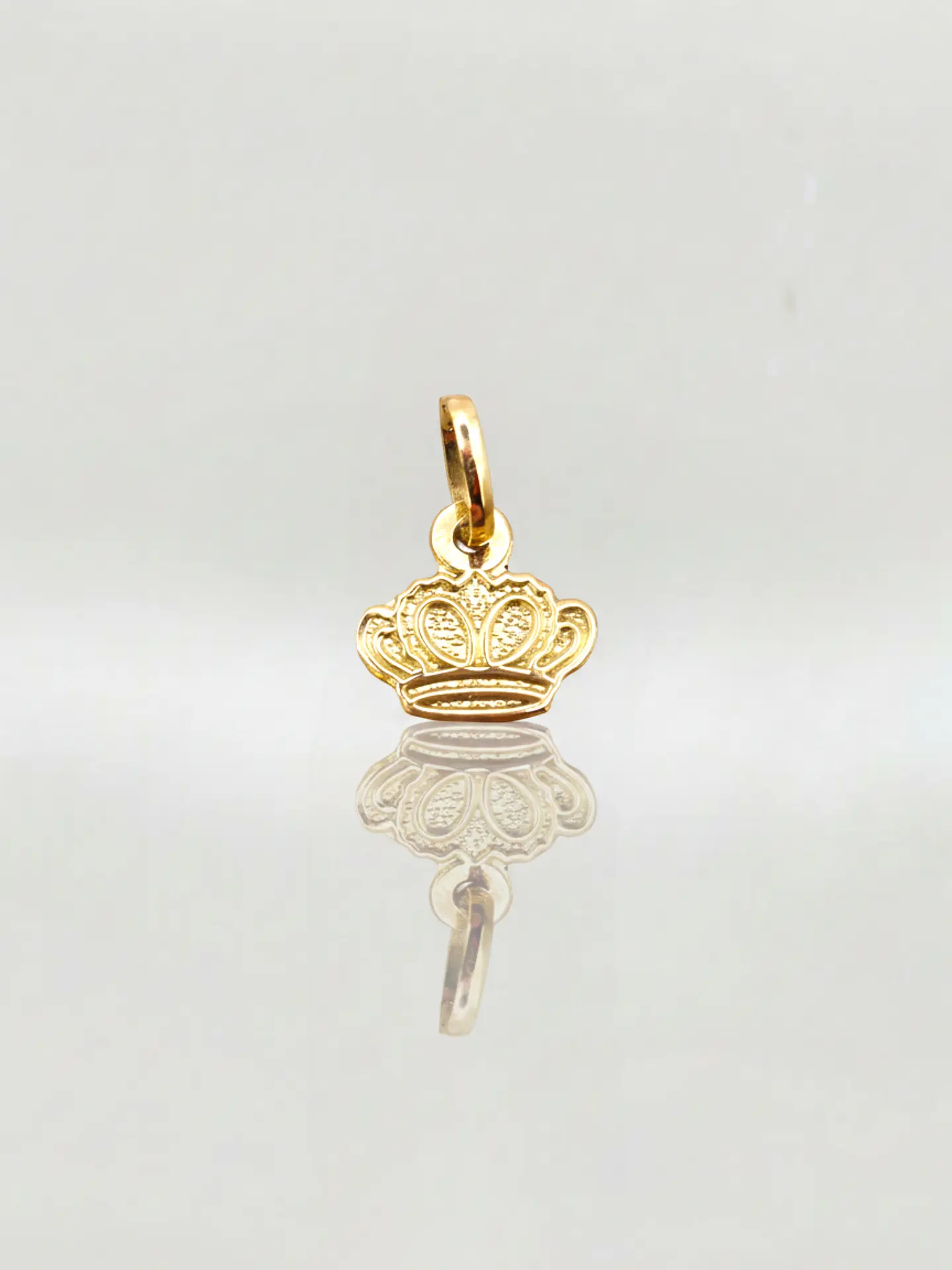 Colgante Corona Imperial Oro 18k 1
