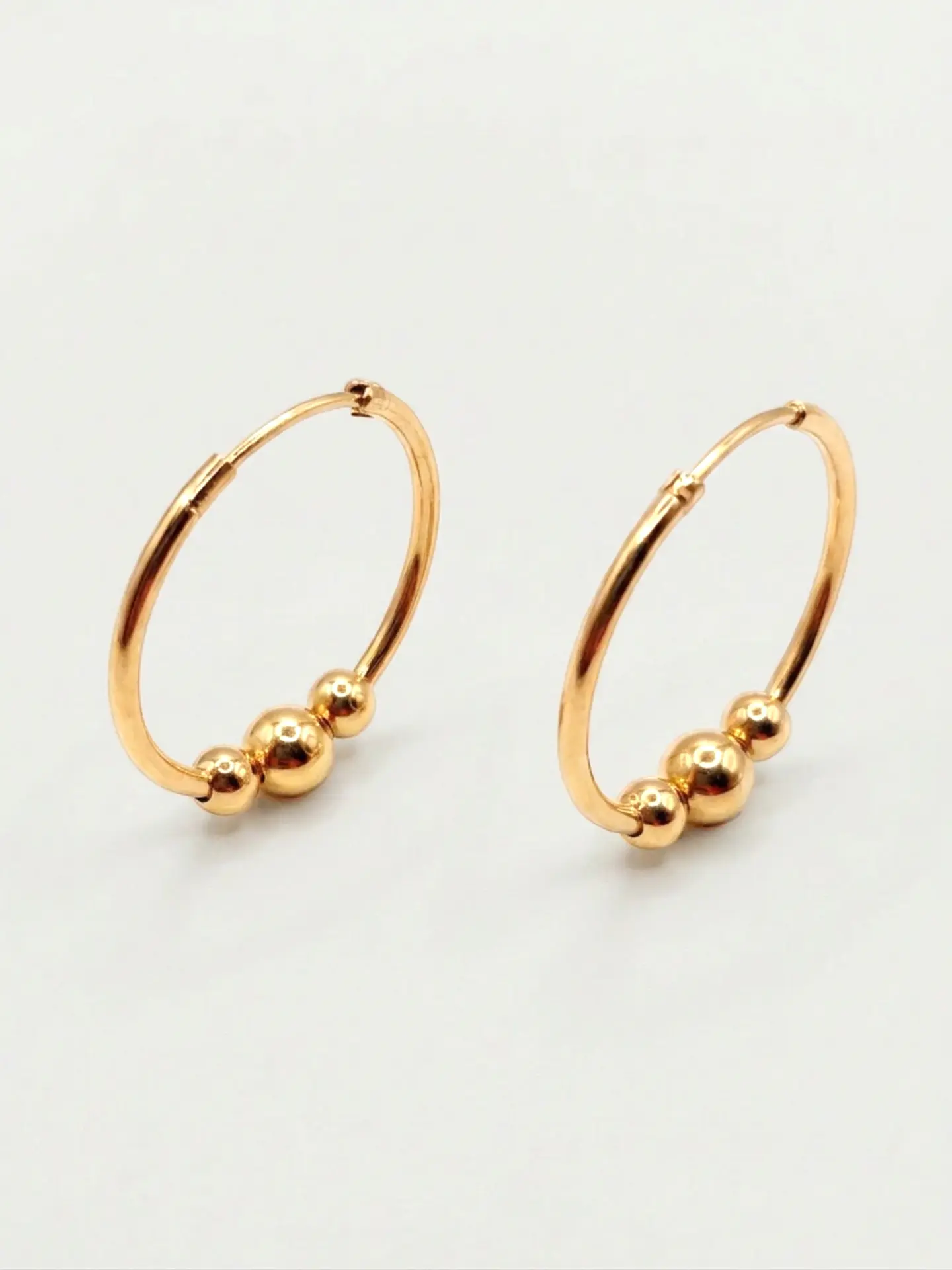 Aros Tubulares con Esferas de Gala Oro 18k 3