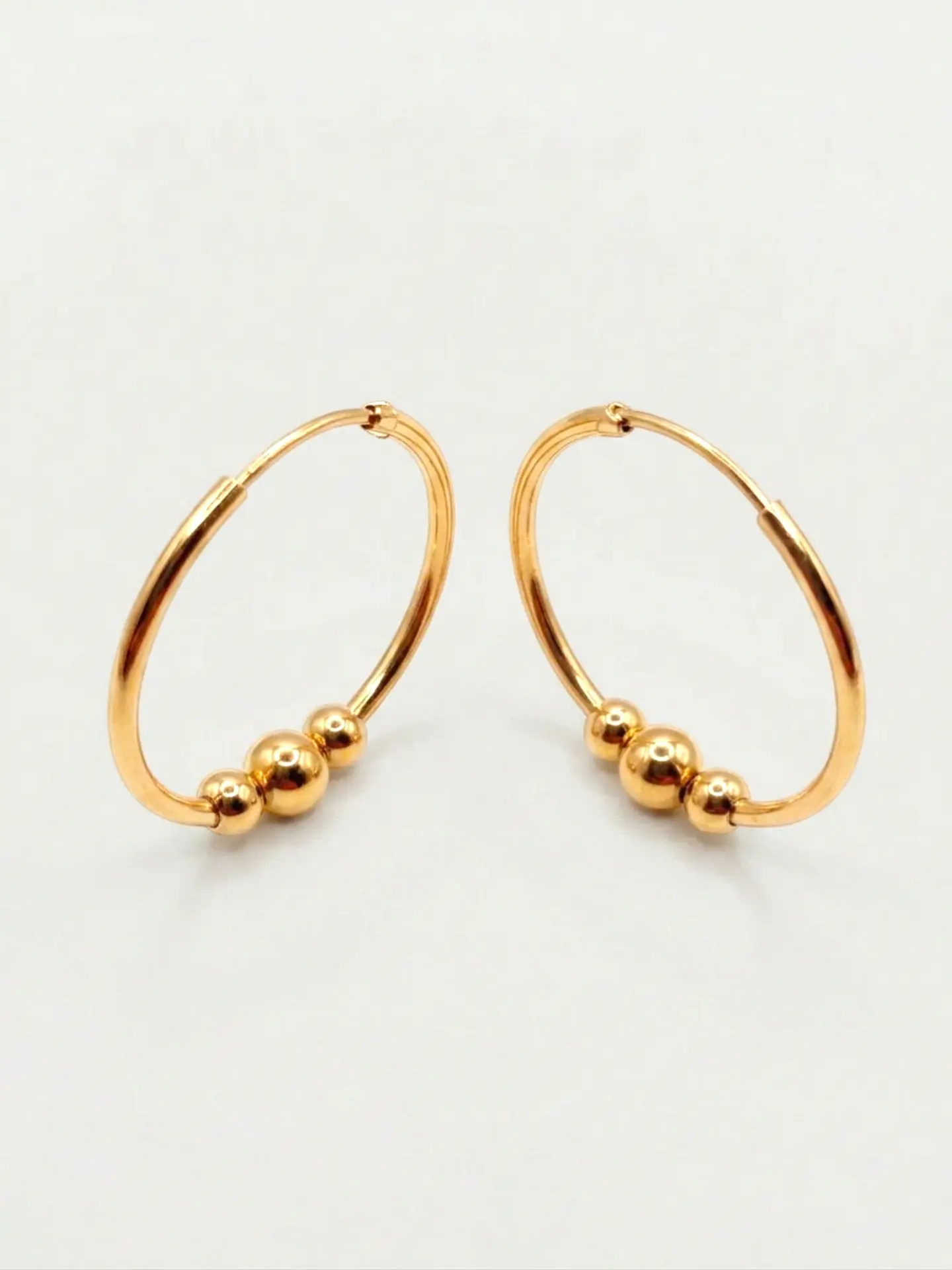 Aros Tubulares con Esferas de Gala Oro 18k 4