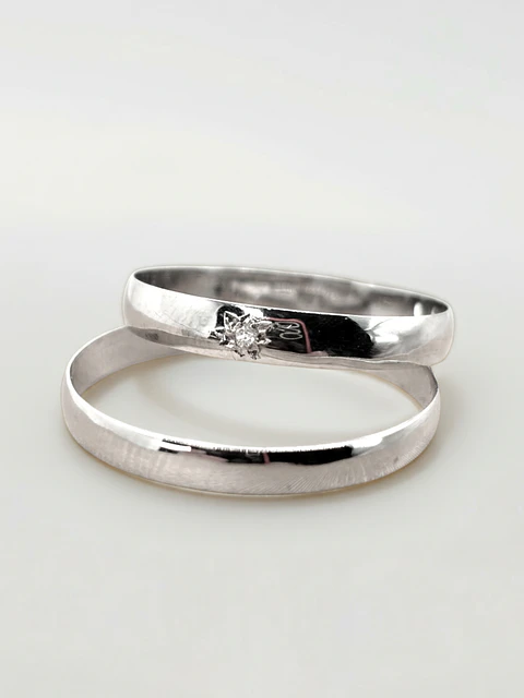 Argollas Nupciales Media Caña Oro Blanco y Circón 3 mm Oro 18k