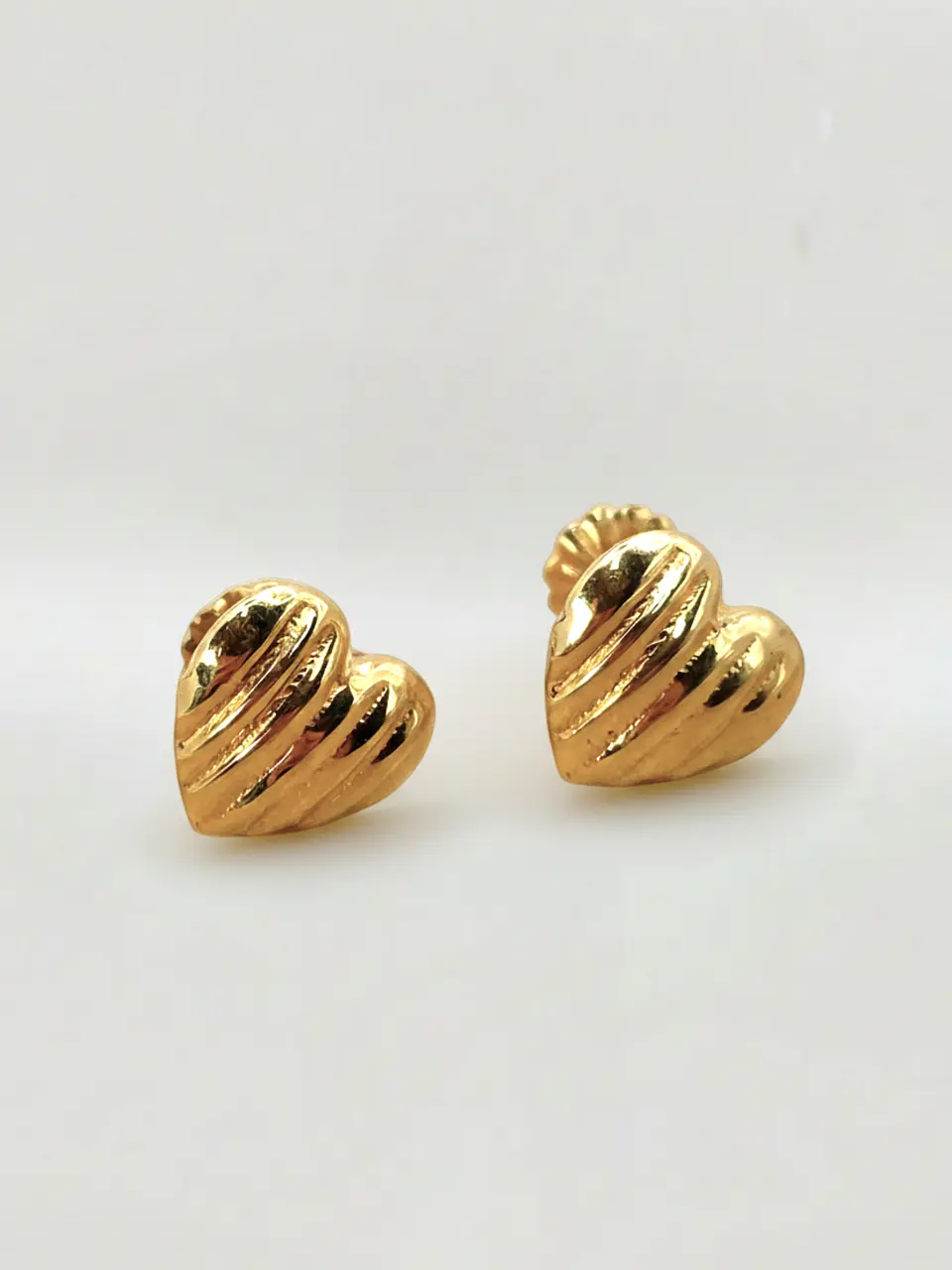Aros Corazón Esculpido Grande Oro 18k 3