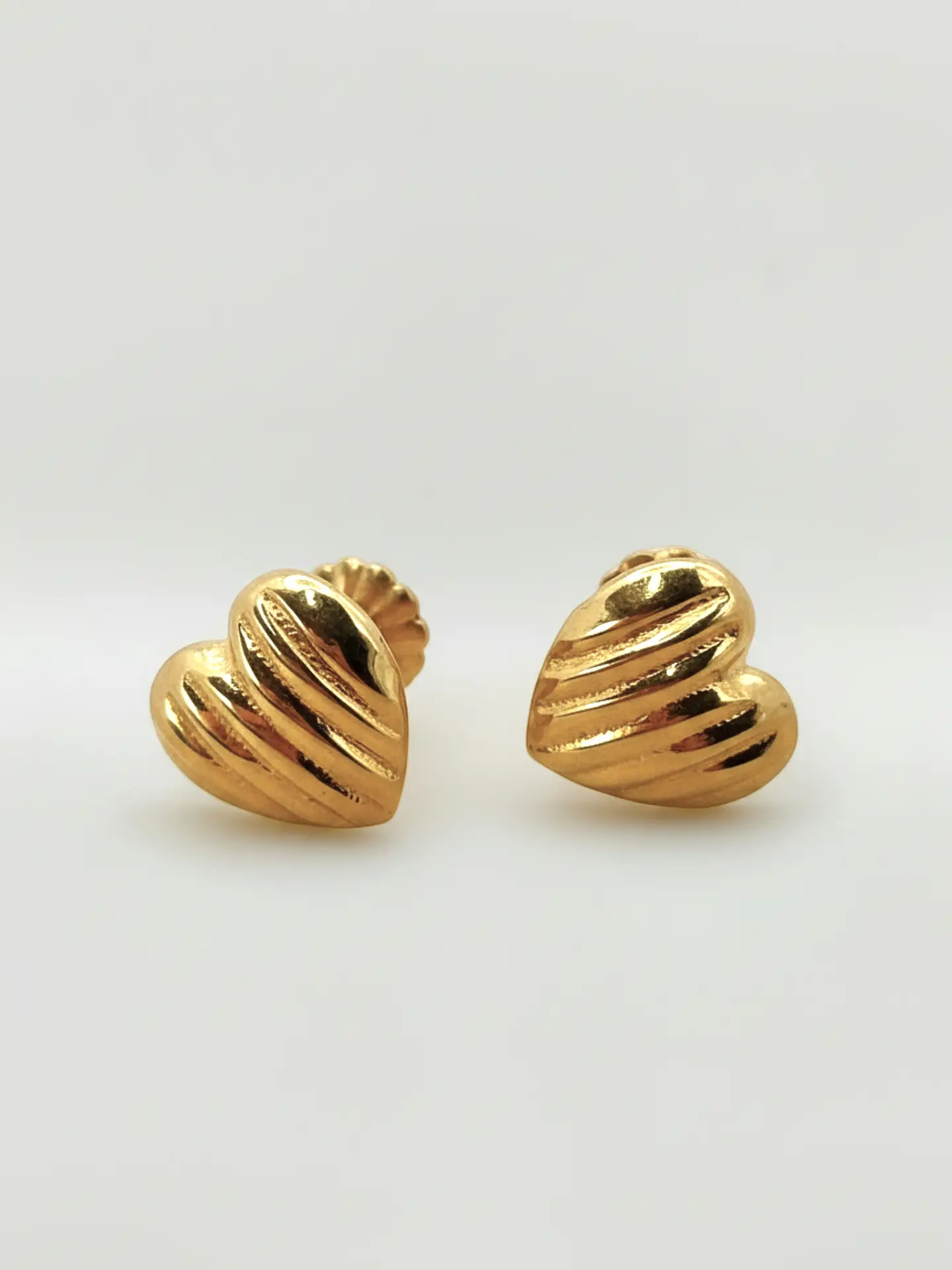Aros Corazón Esculpido Grande Oro 18k 5