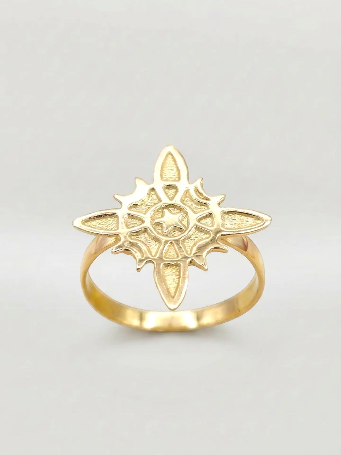 Anillo Amuleto Nudo de Bruja Macizo Oro 18k 1