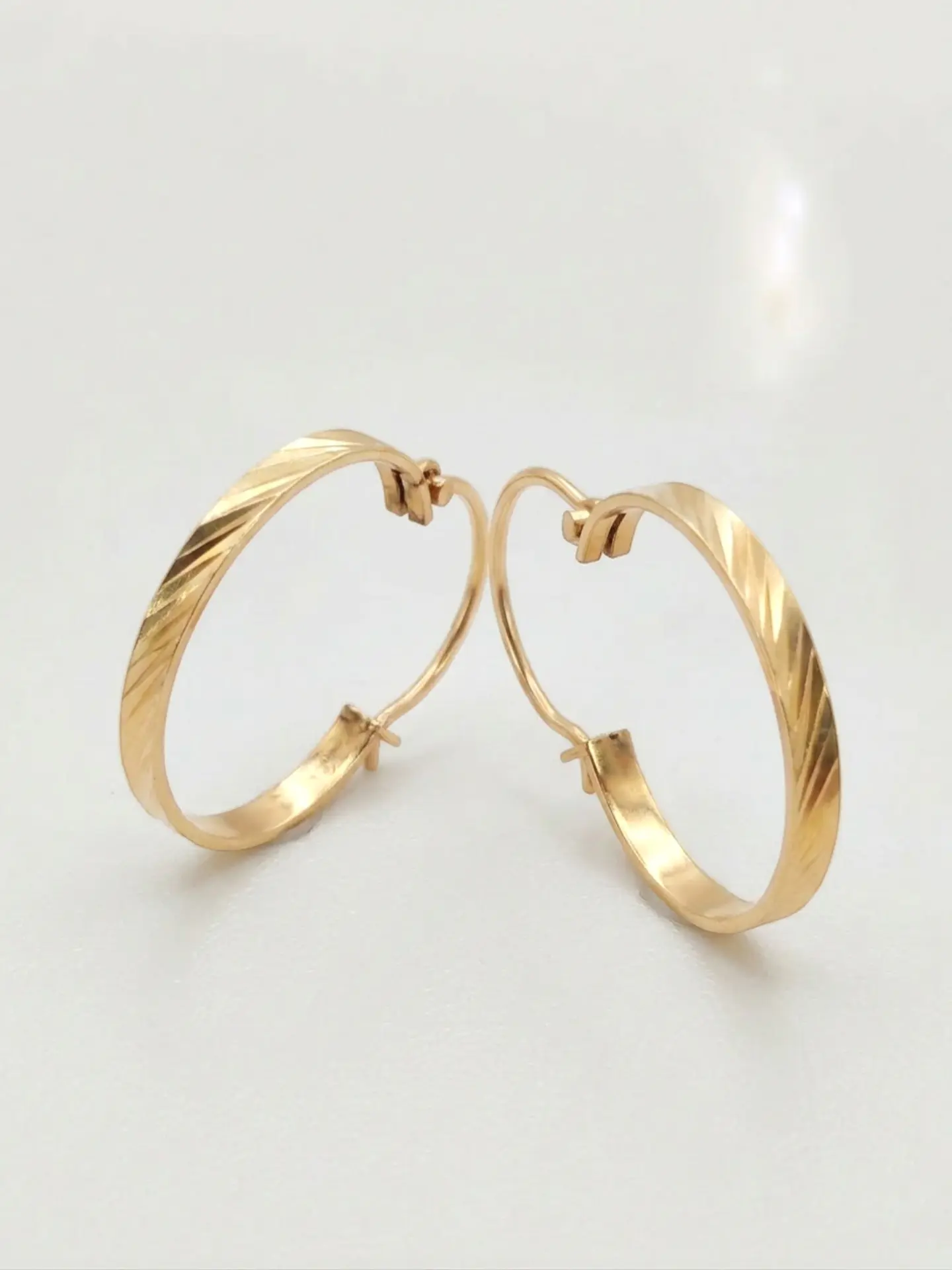 Aros Argolla Satín Majestuosa Oro 18k 2