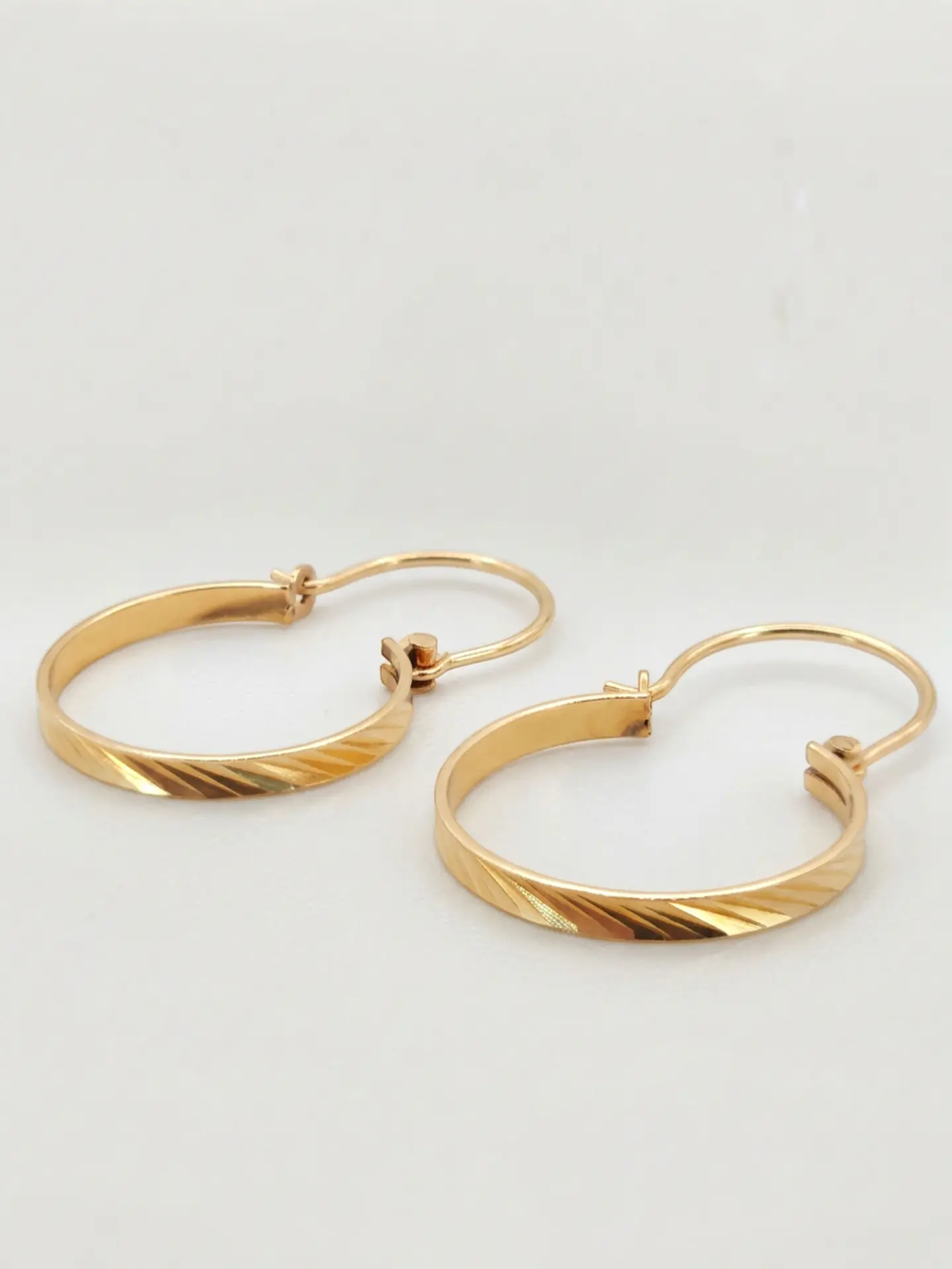 Aros Argolla Satín Majestuosa Oro 18k 5