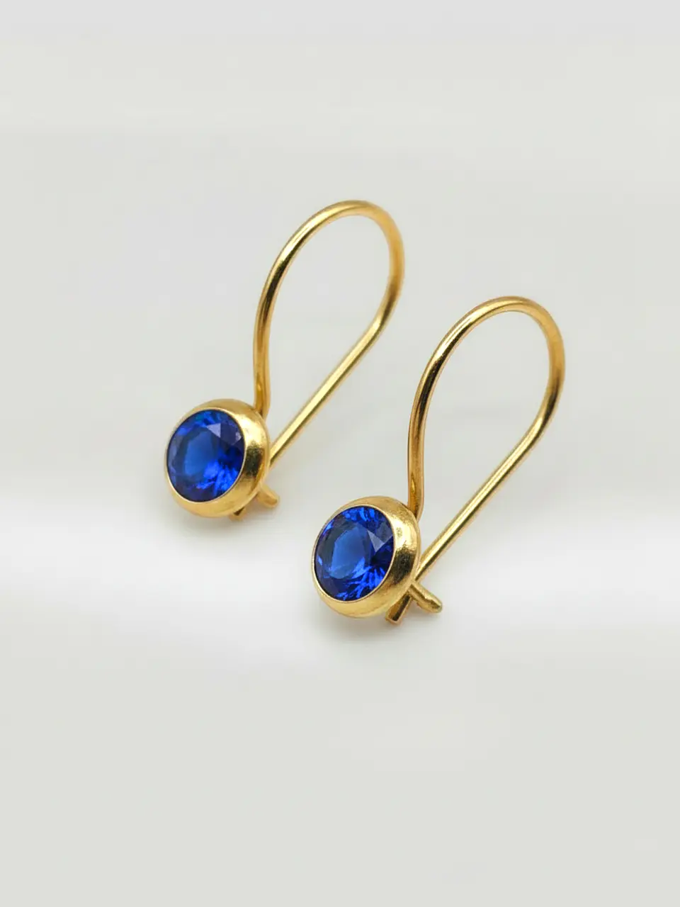 Aros Punto de Luz Zafiro Real Oro 18k 5