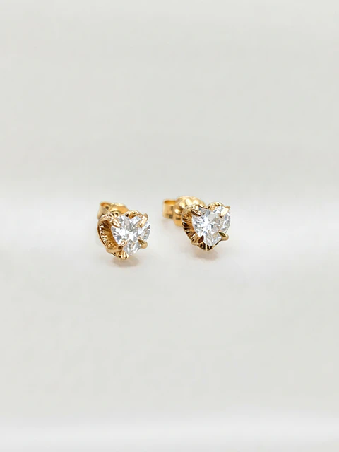 Aros Chatón Corazón de Circón Mediano Oro 18k