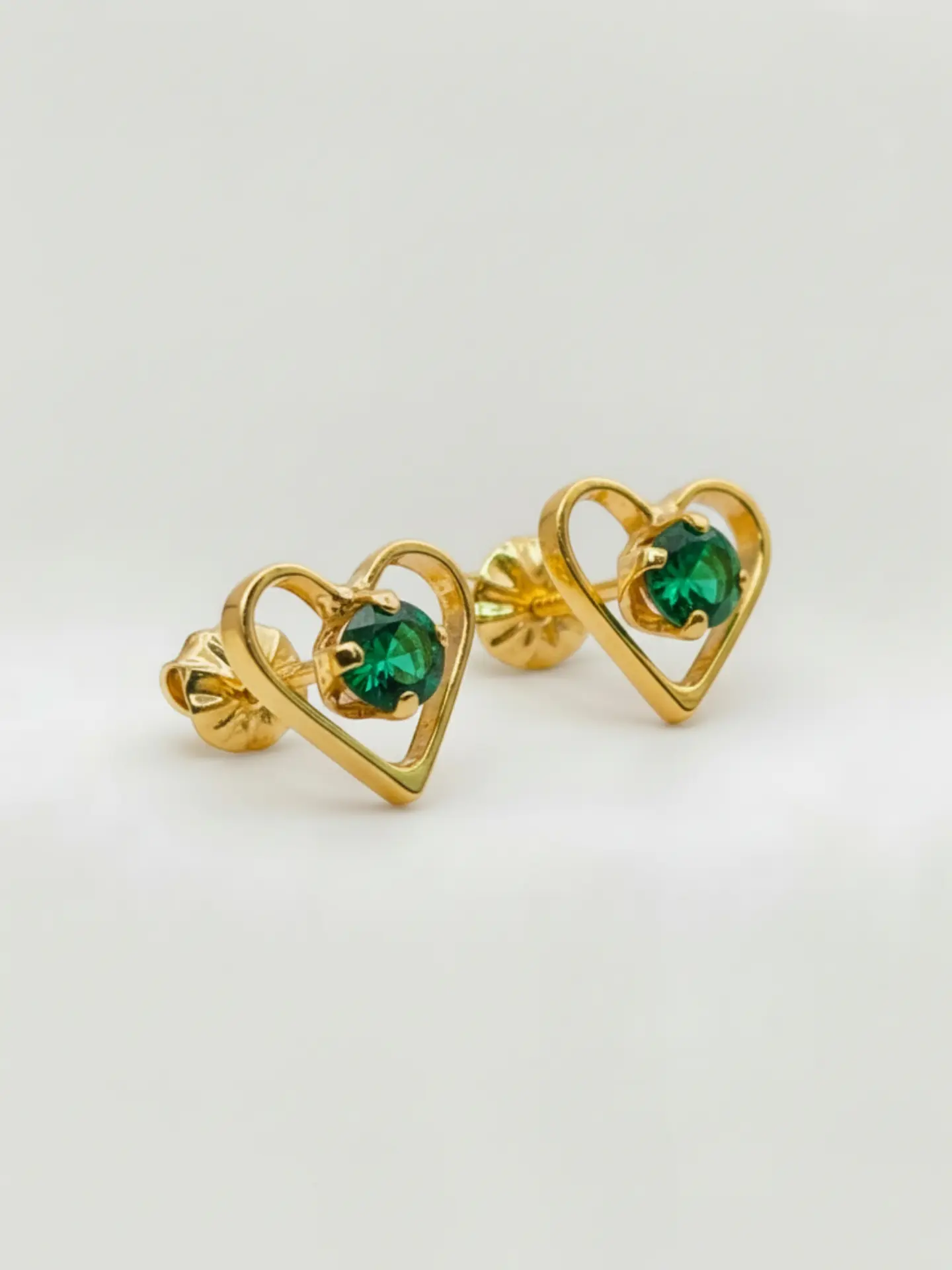Aros Corazón de Esmeralda Grande Oro 18k 5