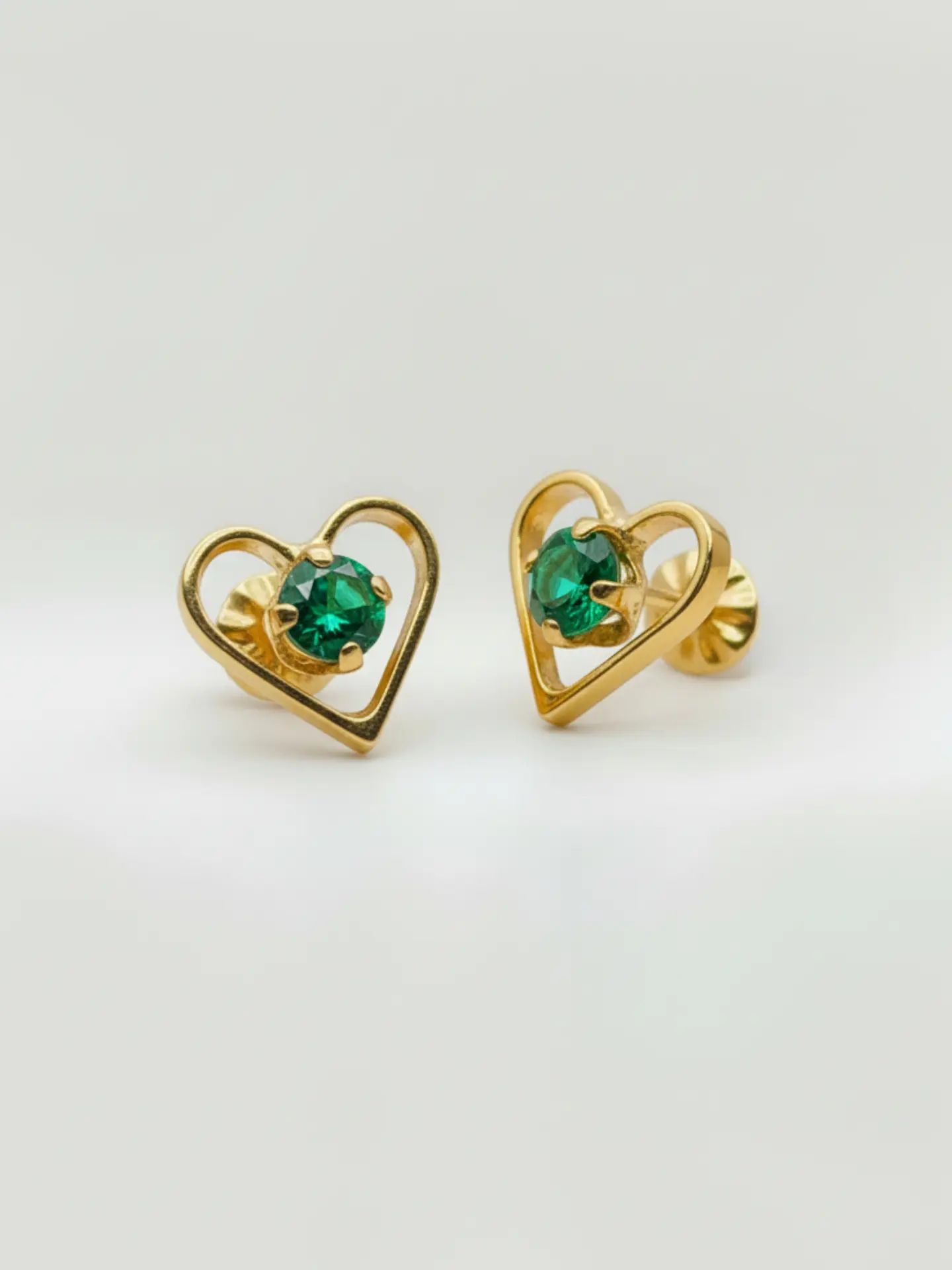Aros Corazón de Esmeralda Grande Oro 18k 4