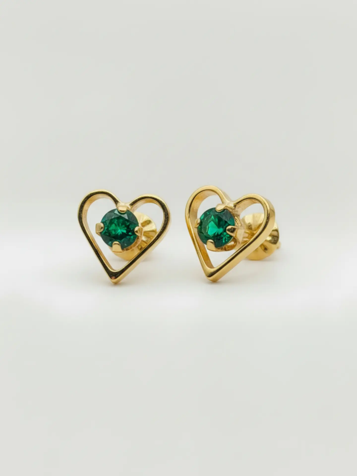Aros Corazón de Esmeralda Grande Oro 18k 2