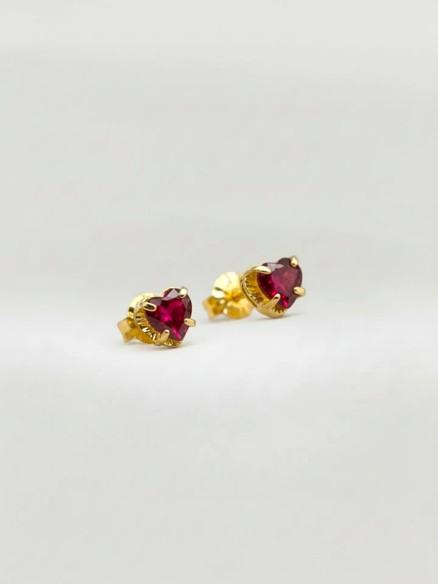 Aros Chatón Corazón de Rubí Mediano Oro 18k 3