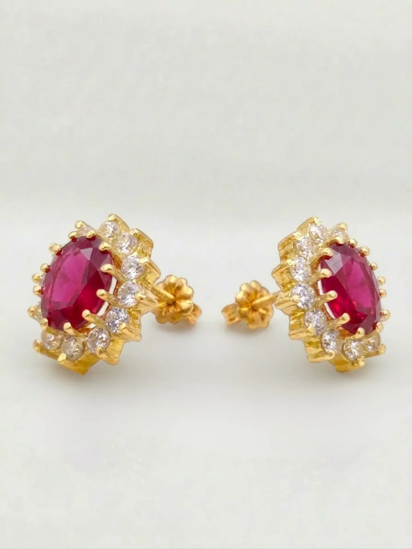 Aros Reina Pasión de Rubí y Circones Oro 18k 5