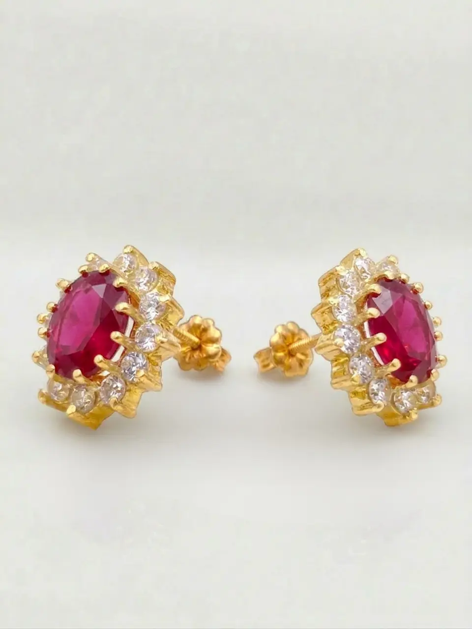 Aros Reina Pasión de Rubí y Circones Oro 18k 5