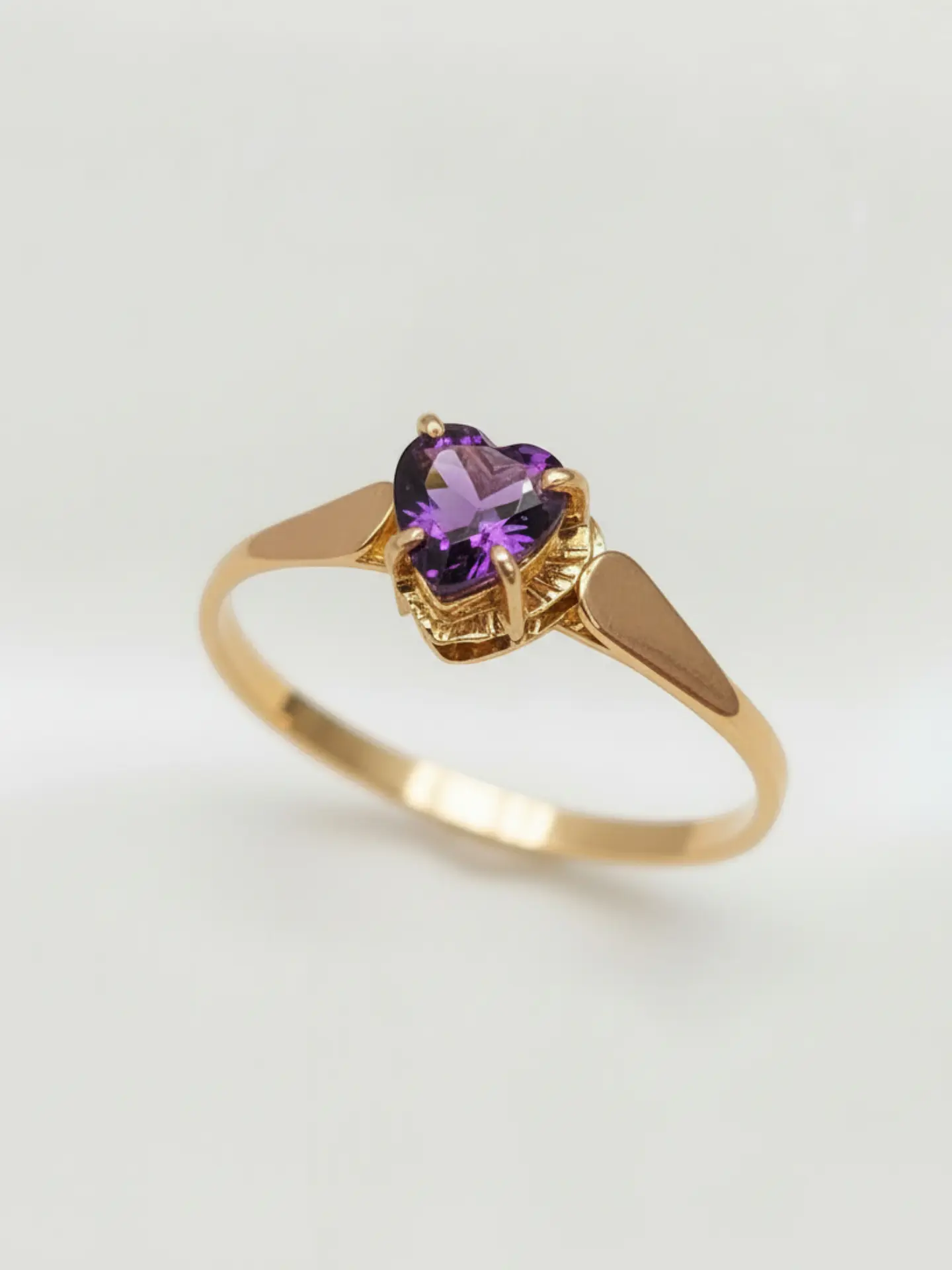 Anillo Chatón Corazón de Amatista Oro 18k 4