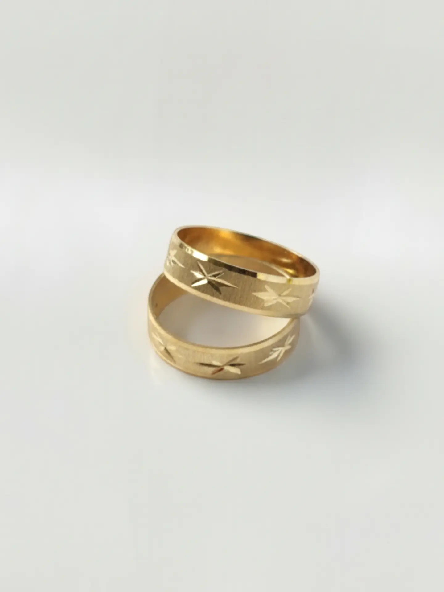 Argollas Destellos de Estrella 5 mm Oro 18k 2