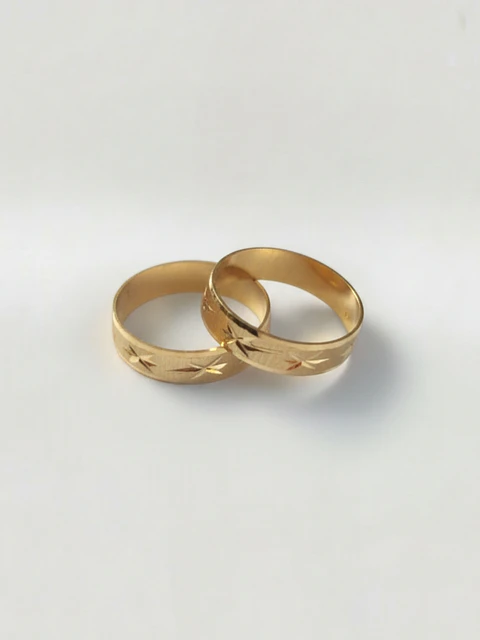 Argollas Destellos de Estrella 5 mm Oro 18k