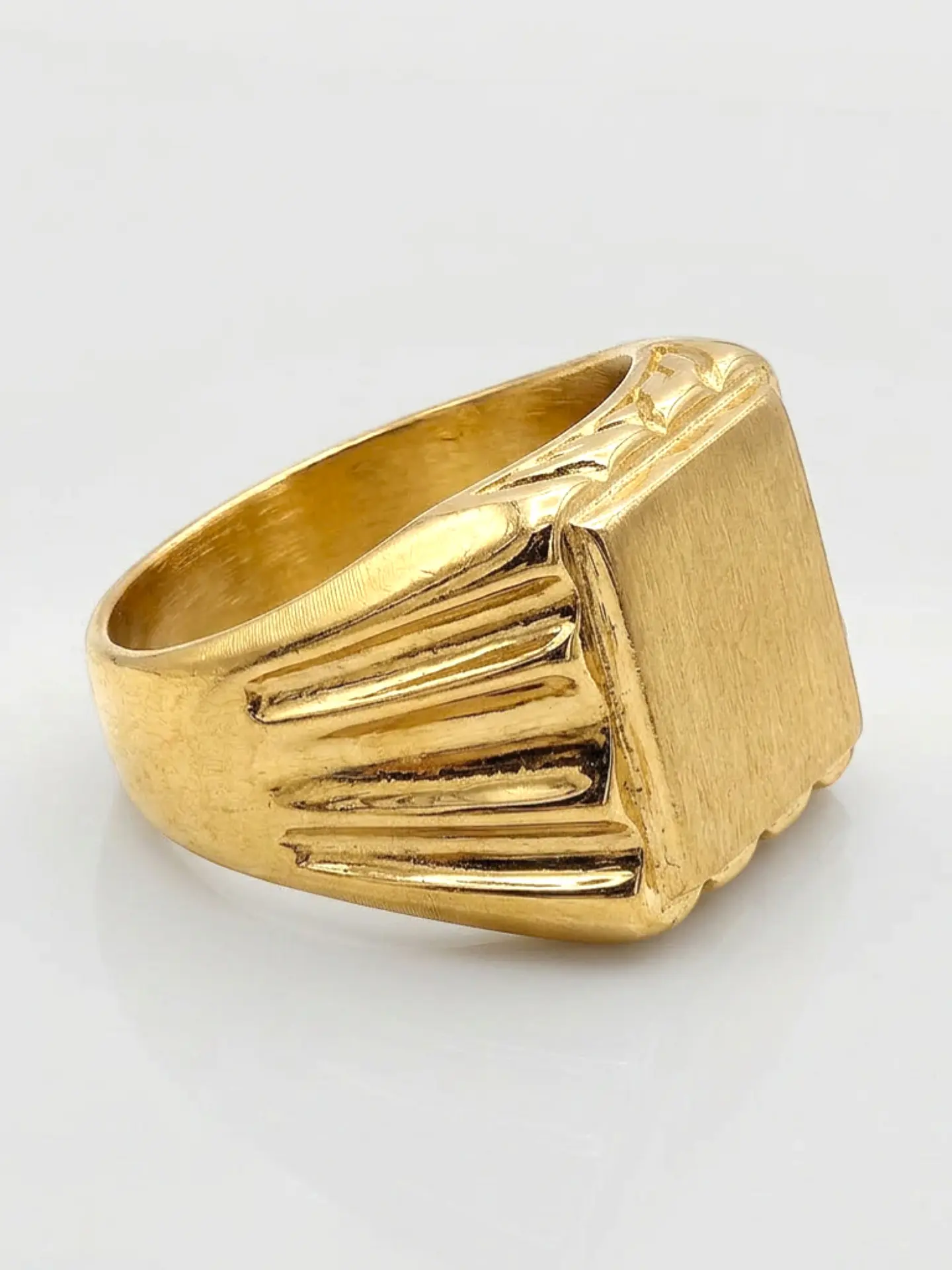 Anillo Sello de Prestigio Liso Oro 18k 2